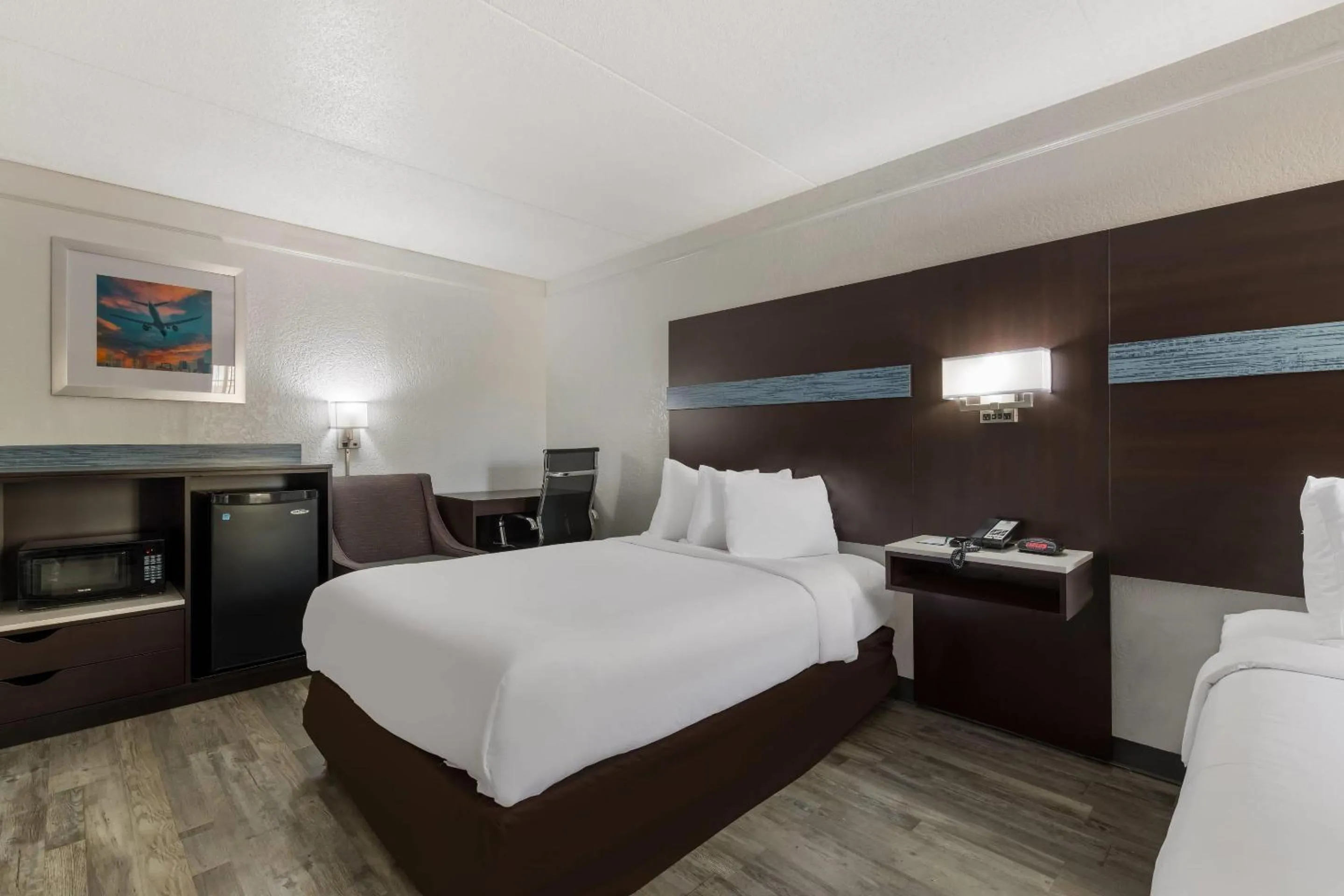 Bedroom, Bed in Quality Inn & Suites Airport