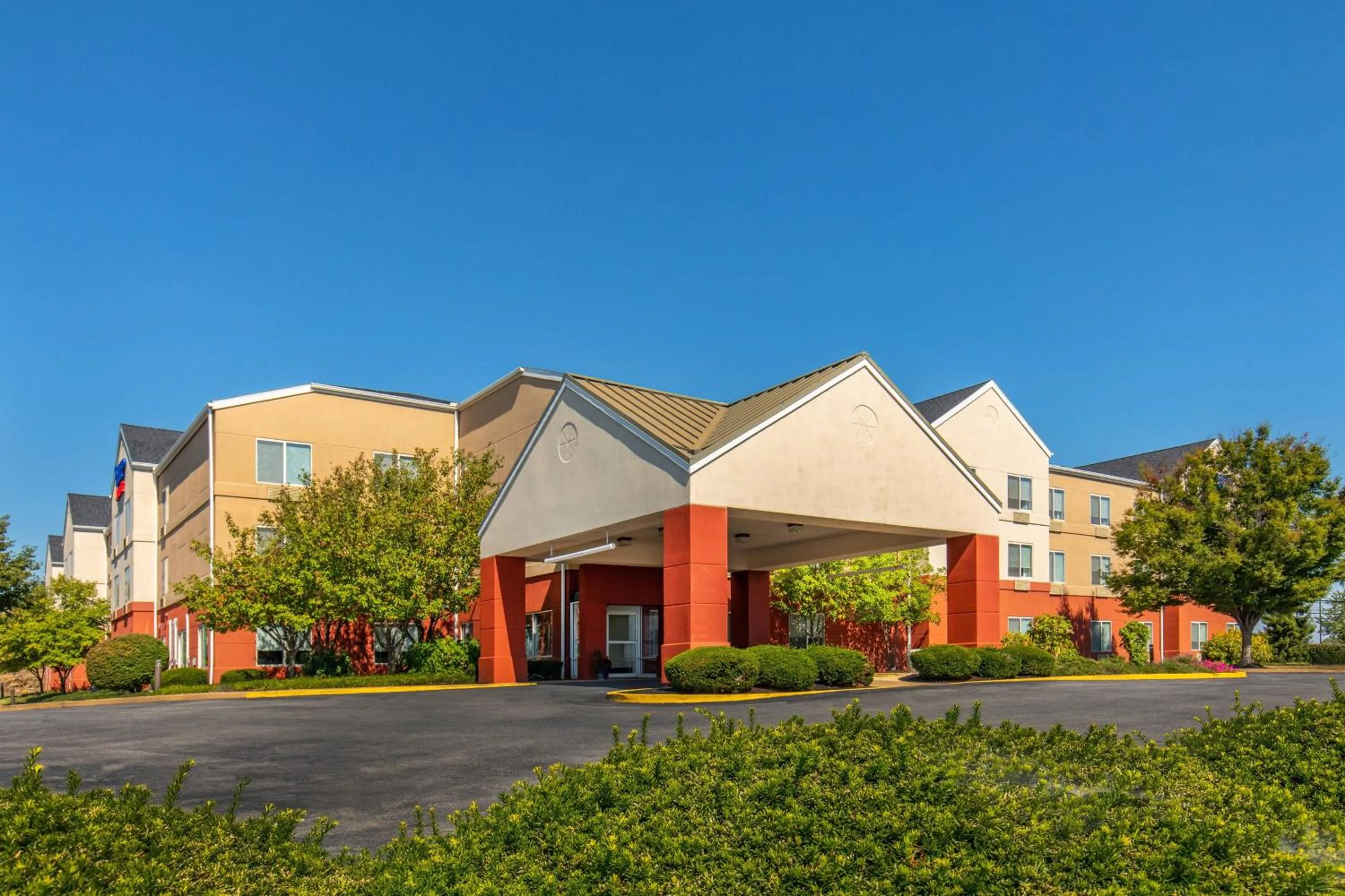 Property building in Fairfield Inn & Suites Lancaster