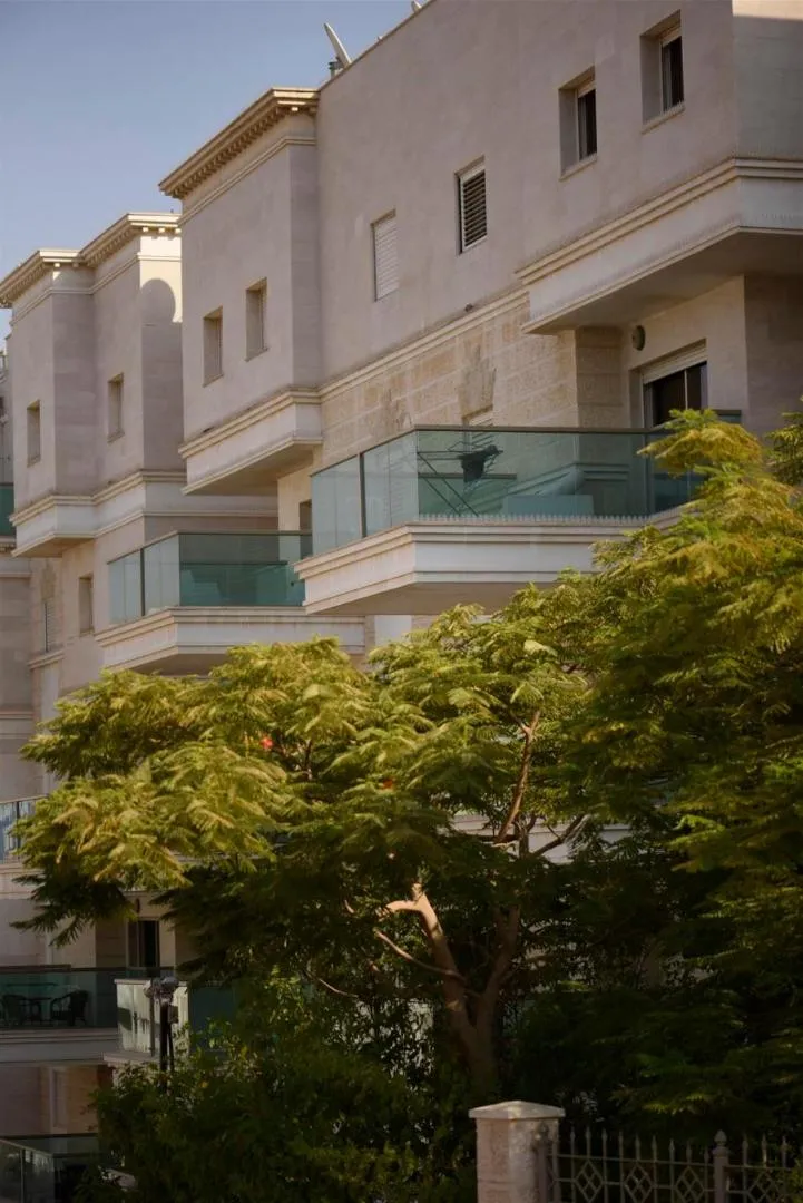 Property building in City Resort Palmore