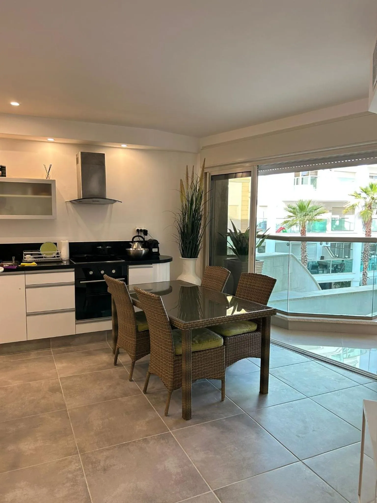 Dining area in City Resort Palmore