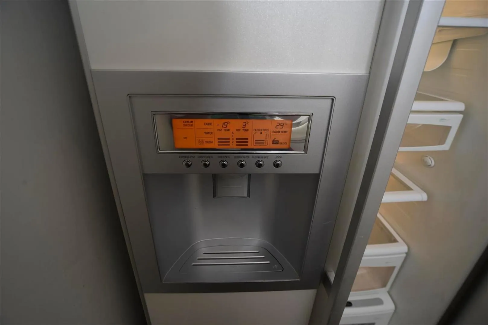 Kitchen or kitchenette in City Resort Palmore