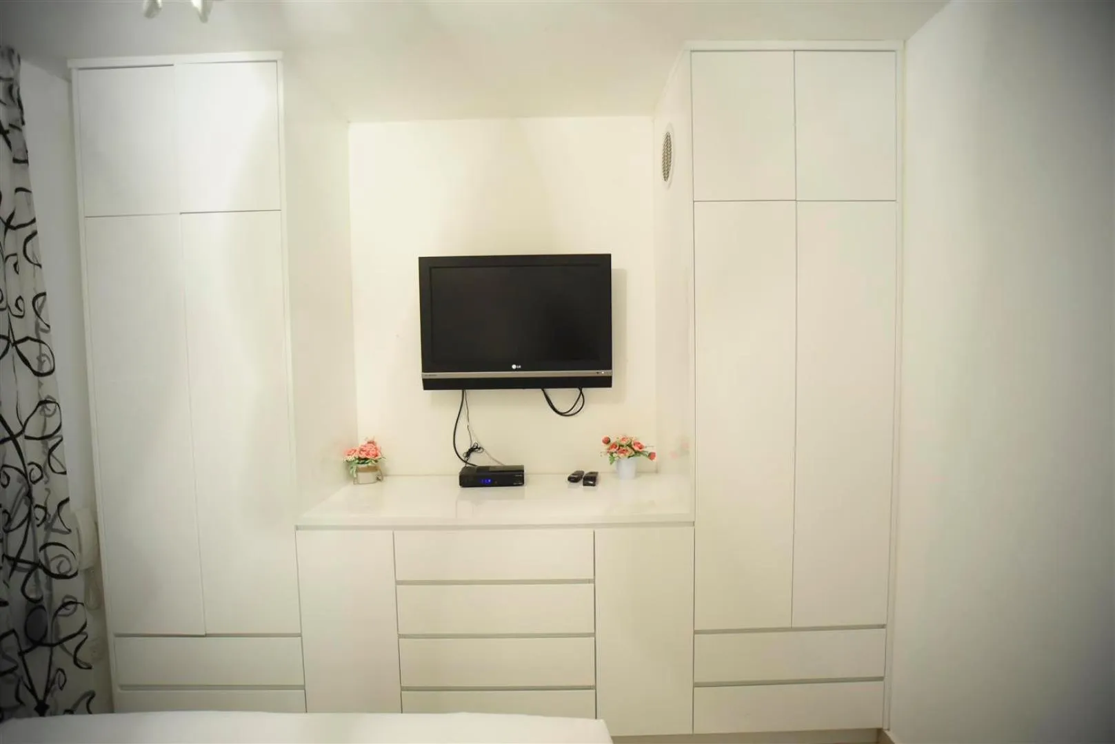 TV and multimedia in City Resort Palmore