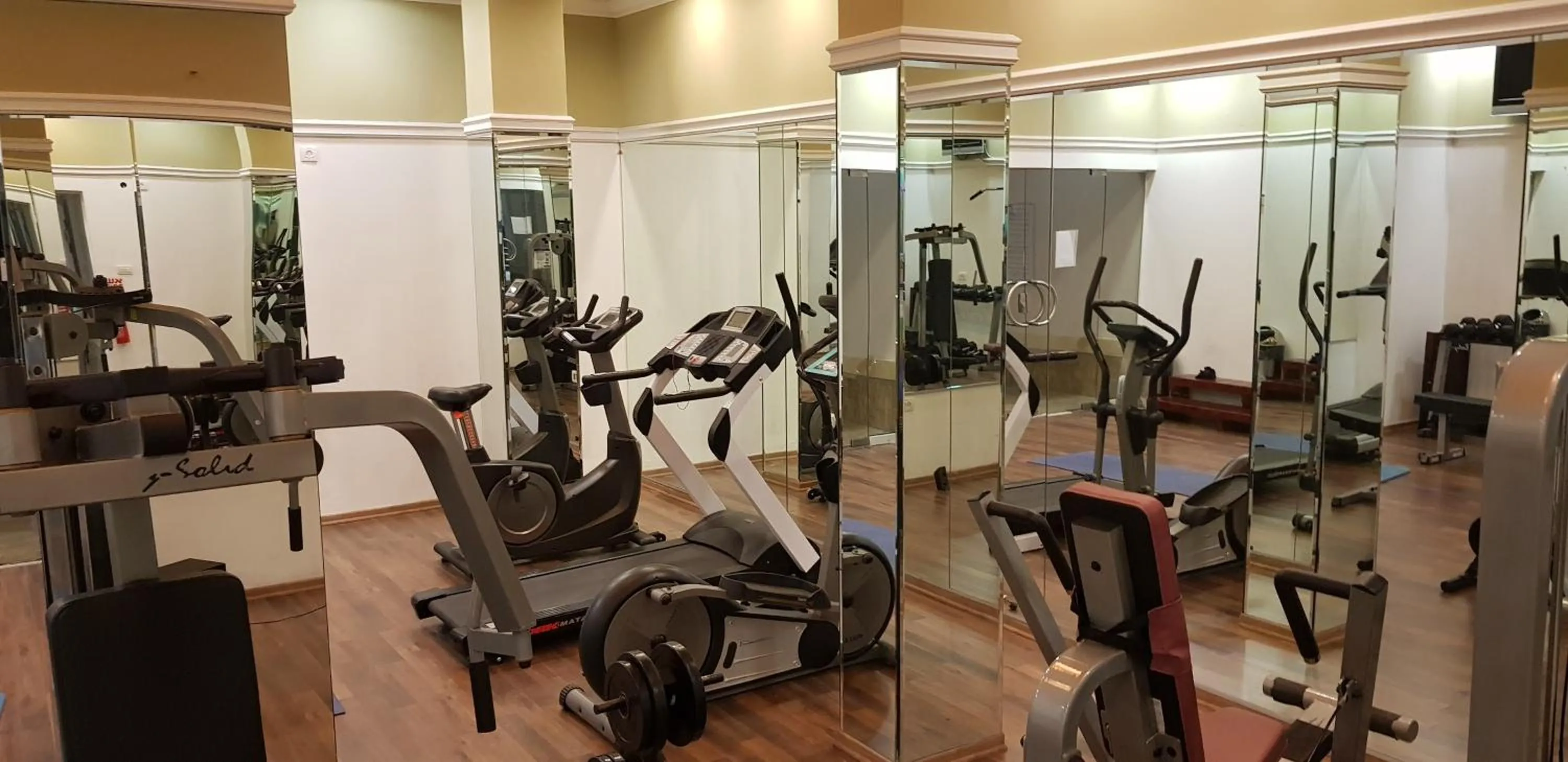 Fitness centre/facilities in City Resort Palmore