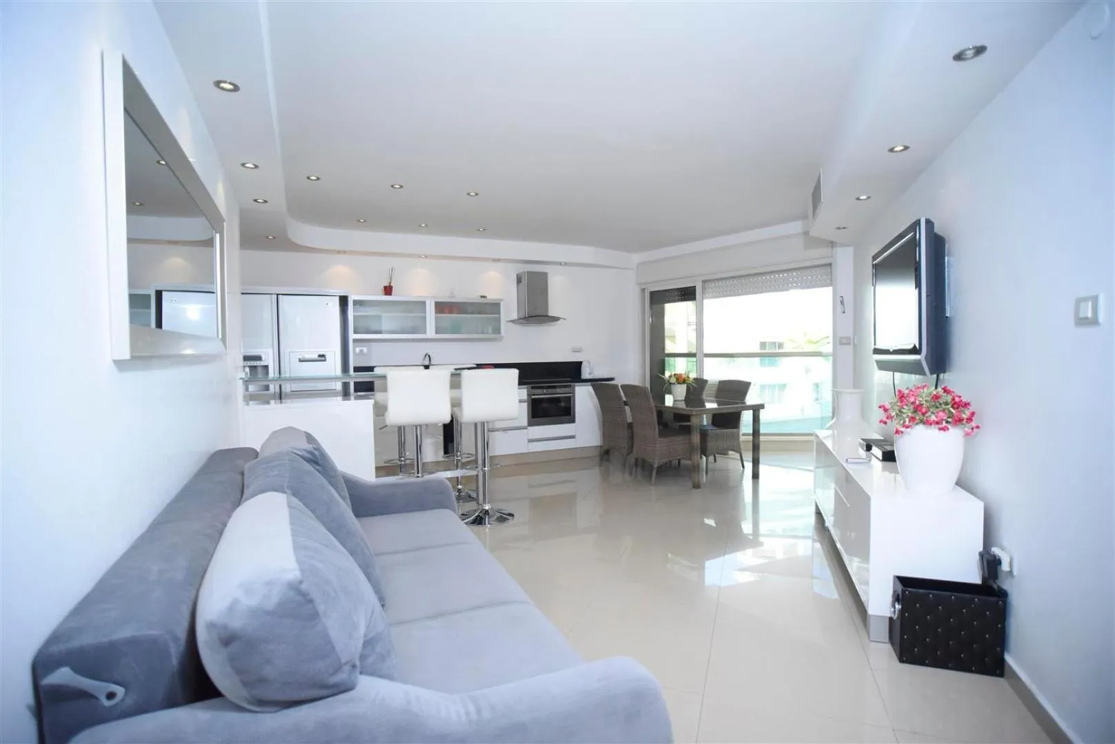 TV and multimedia in City Resort Palmore