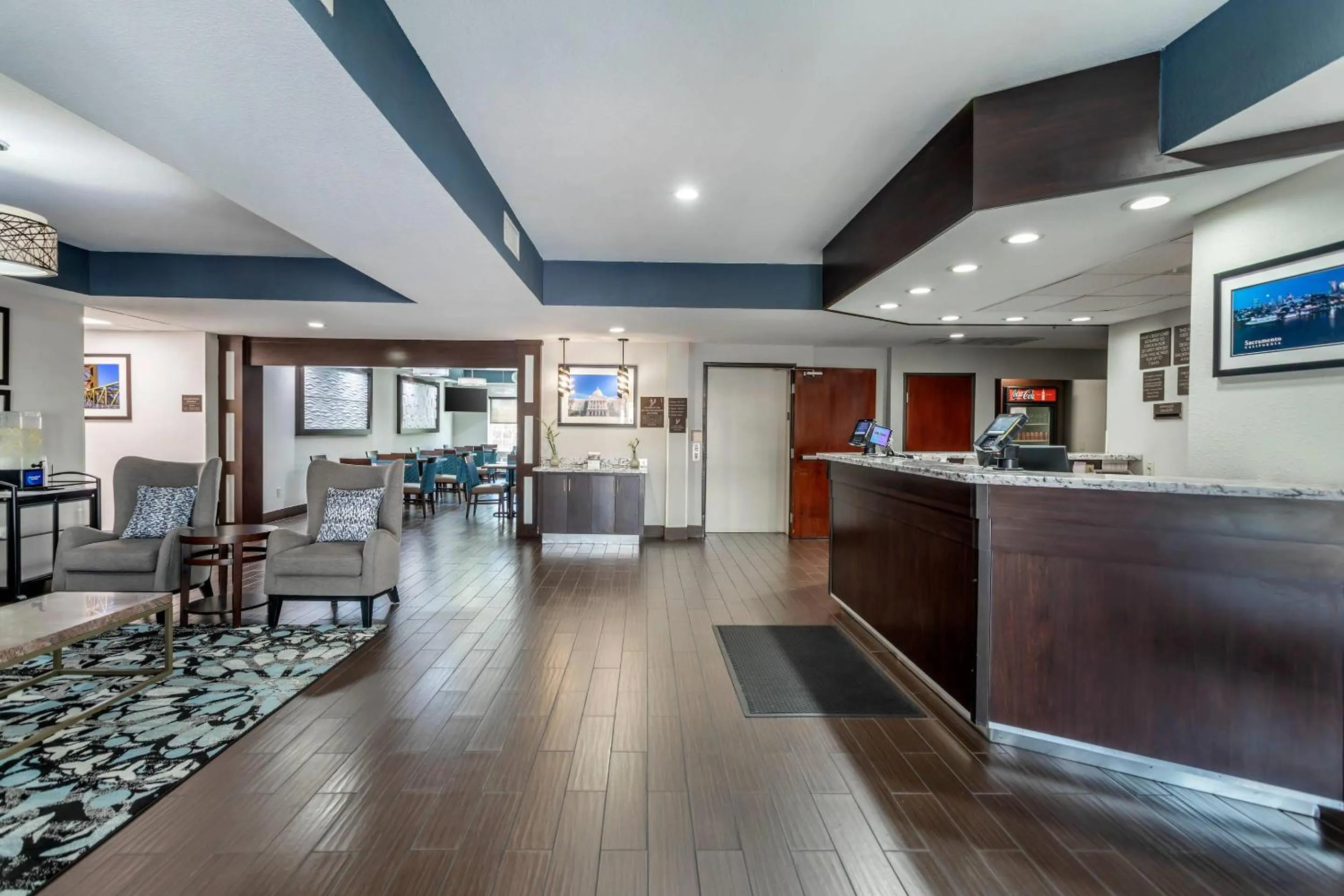 Lobby or reception in Comfort Suites Downtown Sacramento