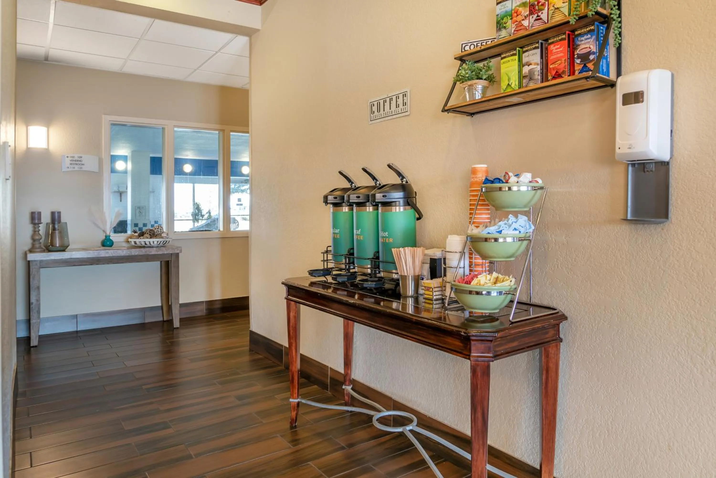 Coffee/tea facilities in Quality Inn & Suites