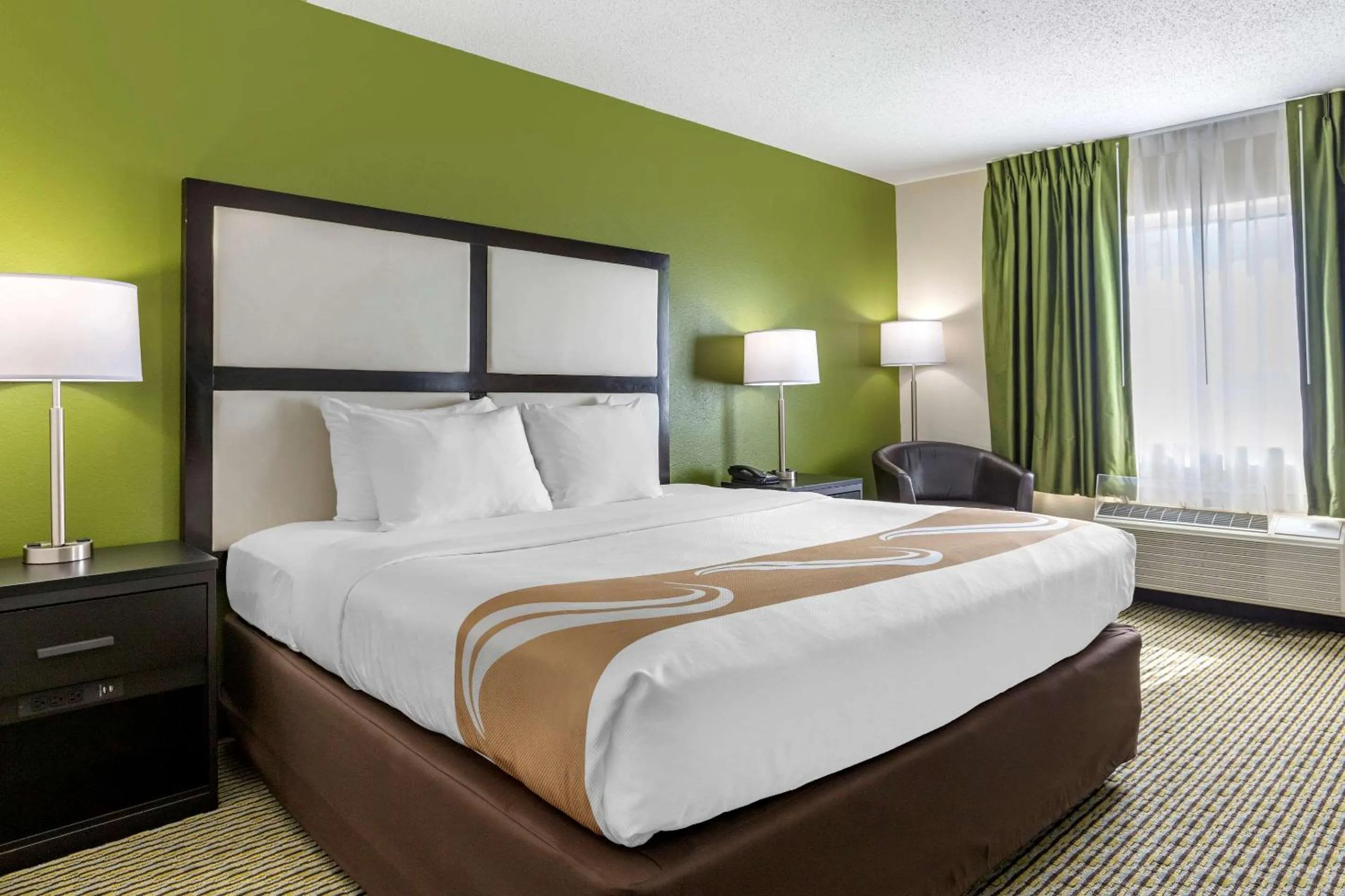 Photo of the whole room, Bed in Quality Inn & Suites