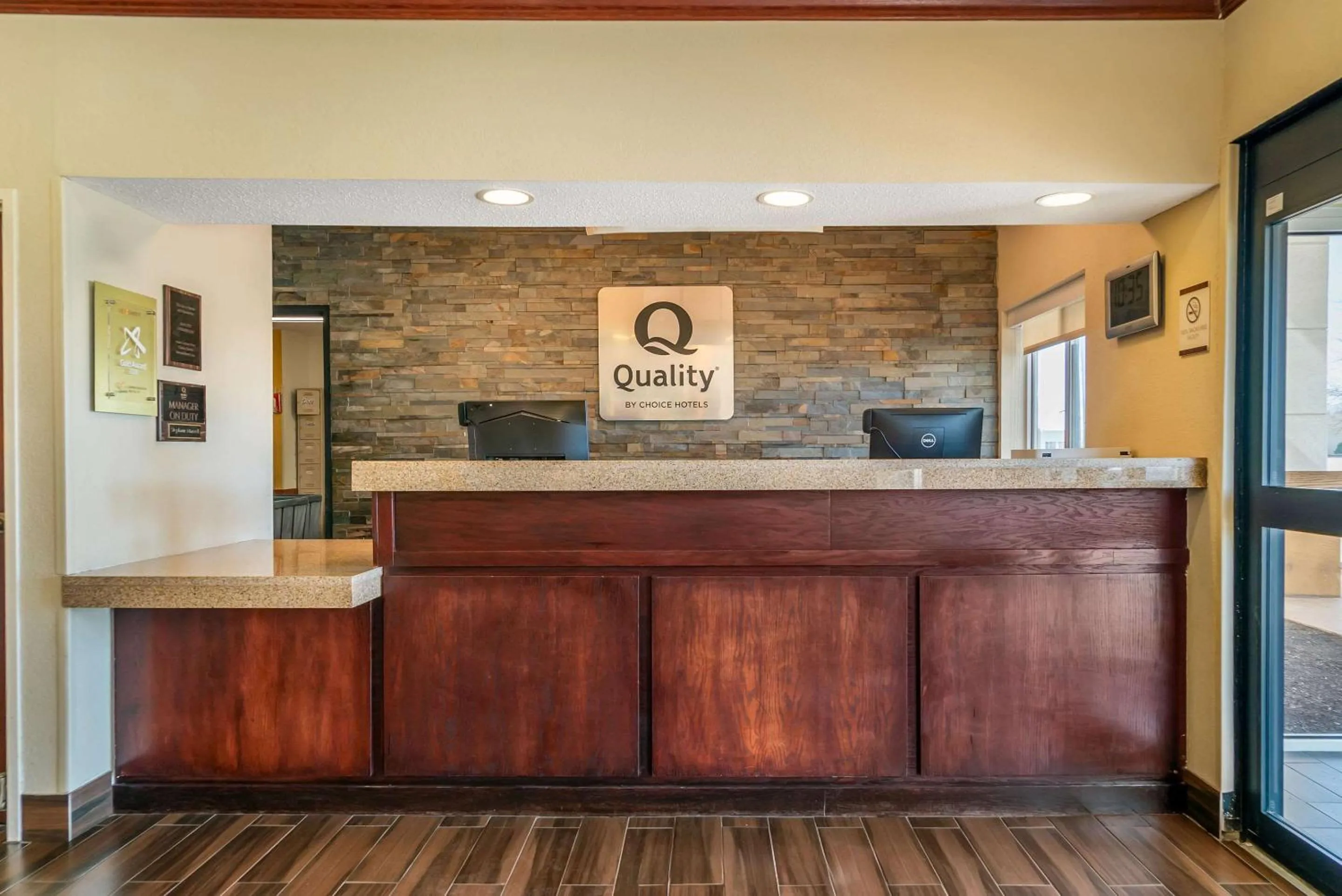 Lobby or reception in Quality Inn & Suites