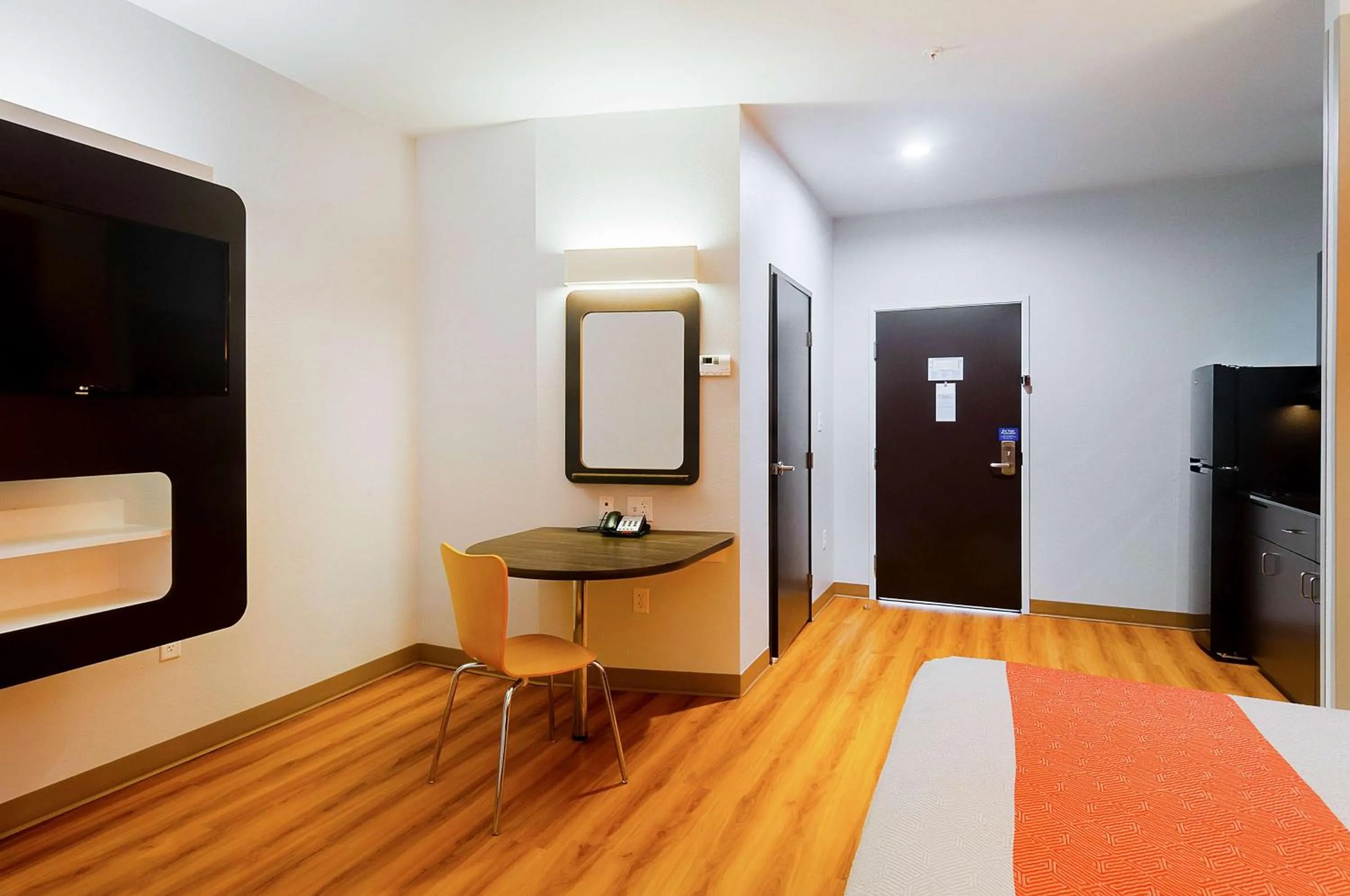 TV and multimedia in Motel 6-Midland, TX