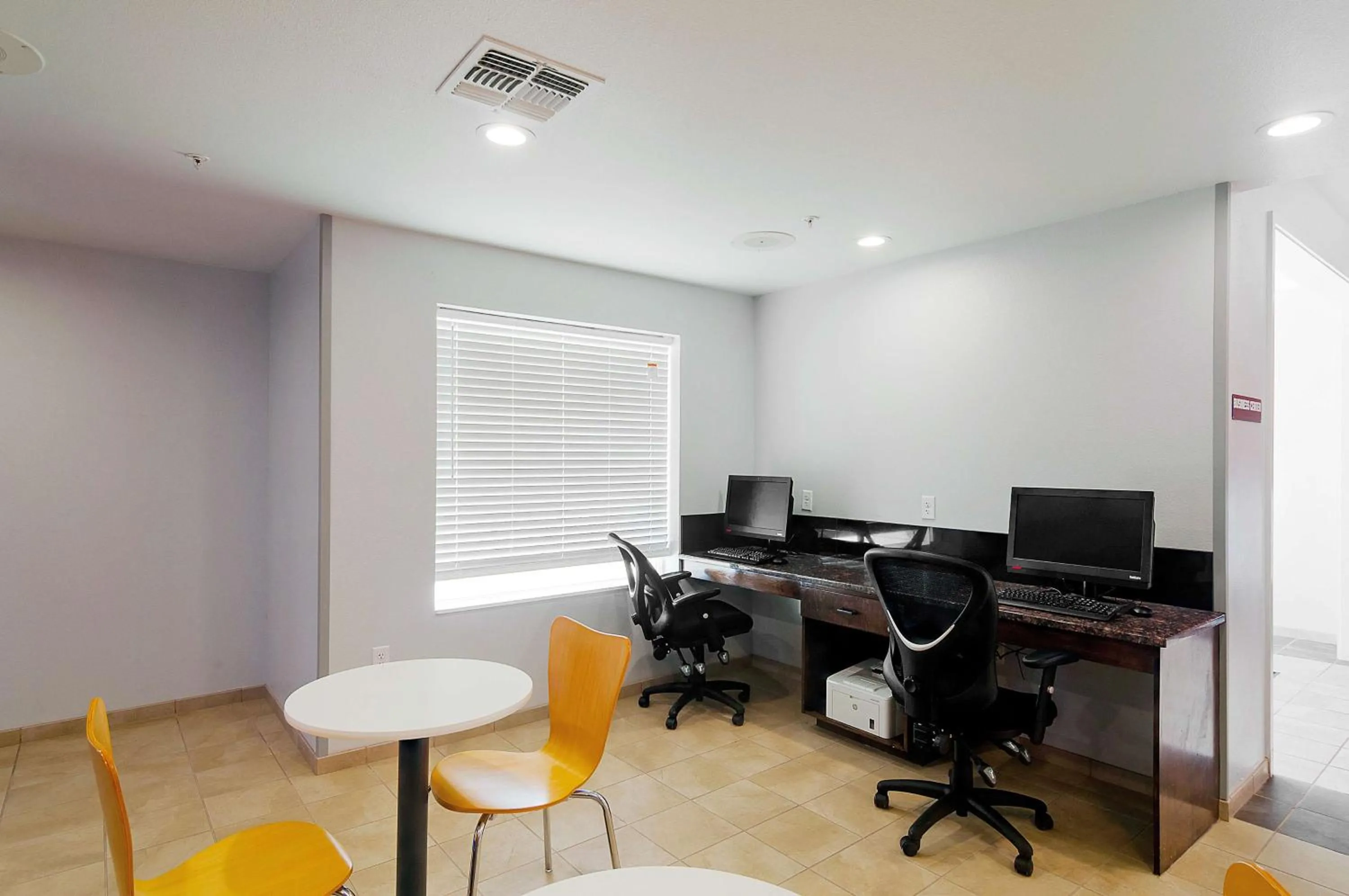 Business facilities in Motel 6-Midland, TX