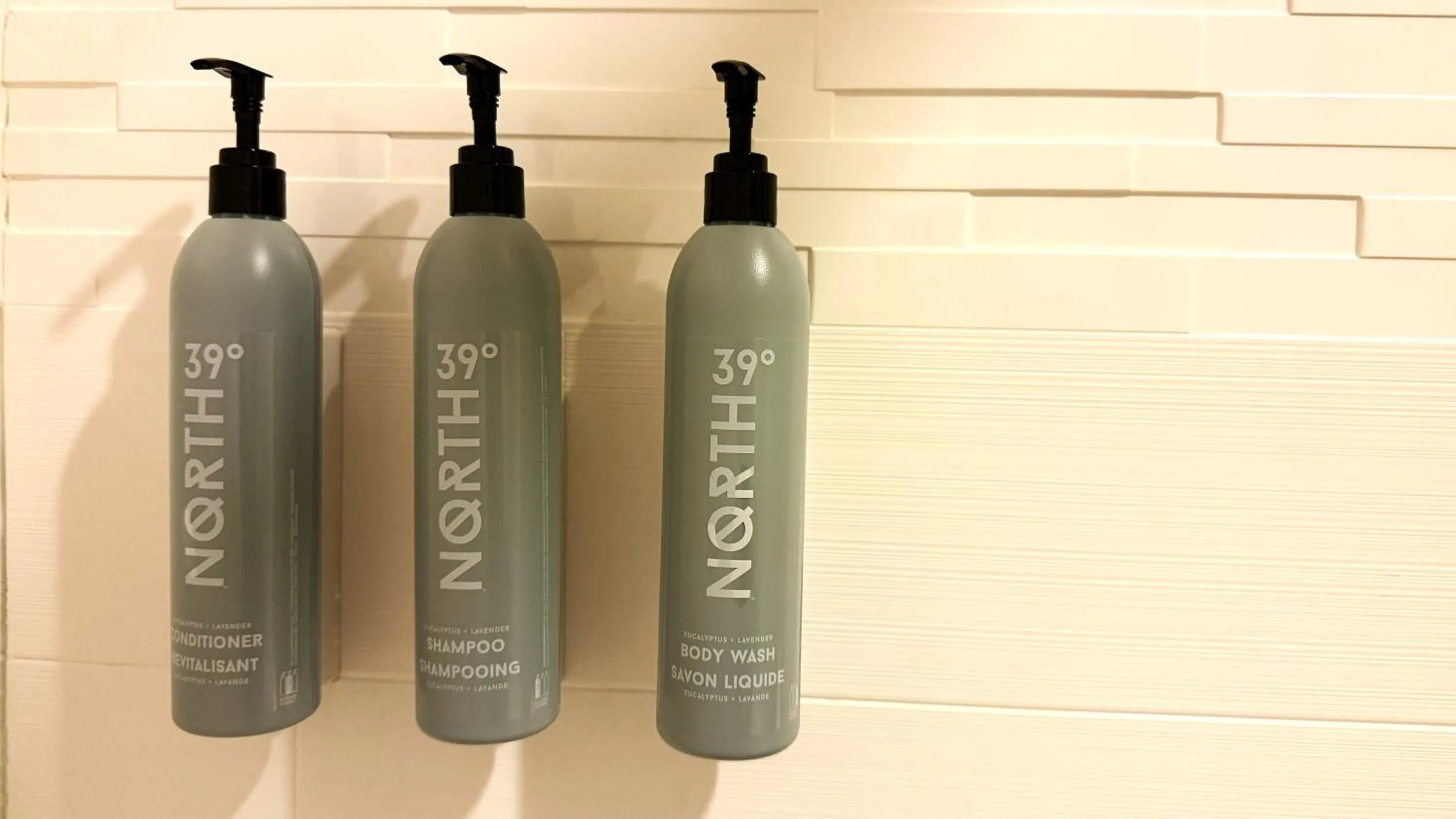 Bathroom in Residence Inn Kansas City Airport