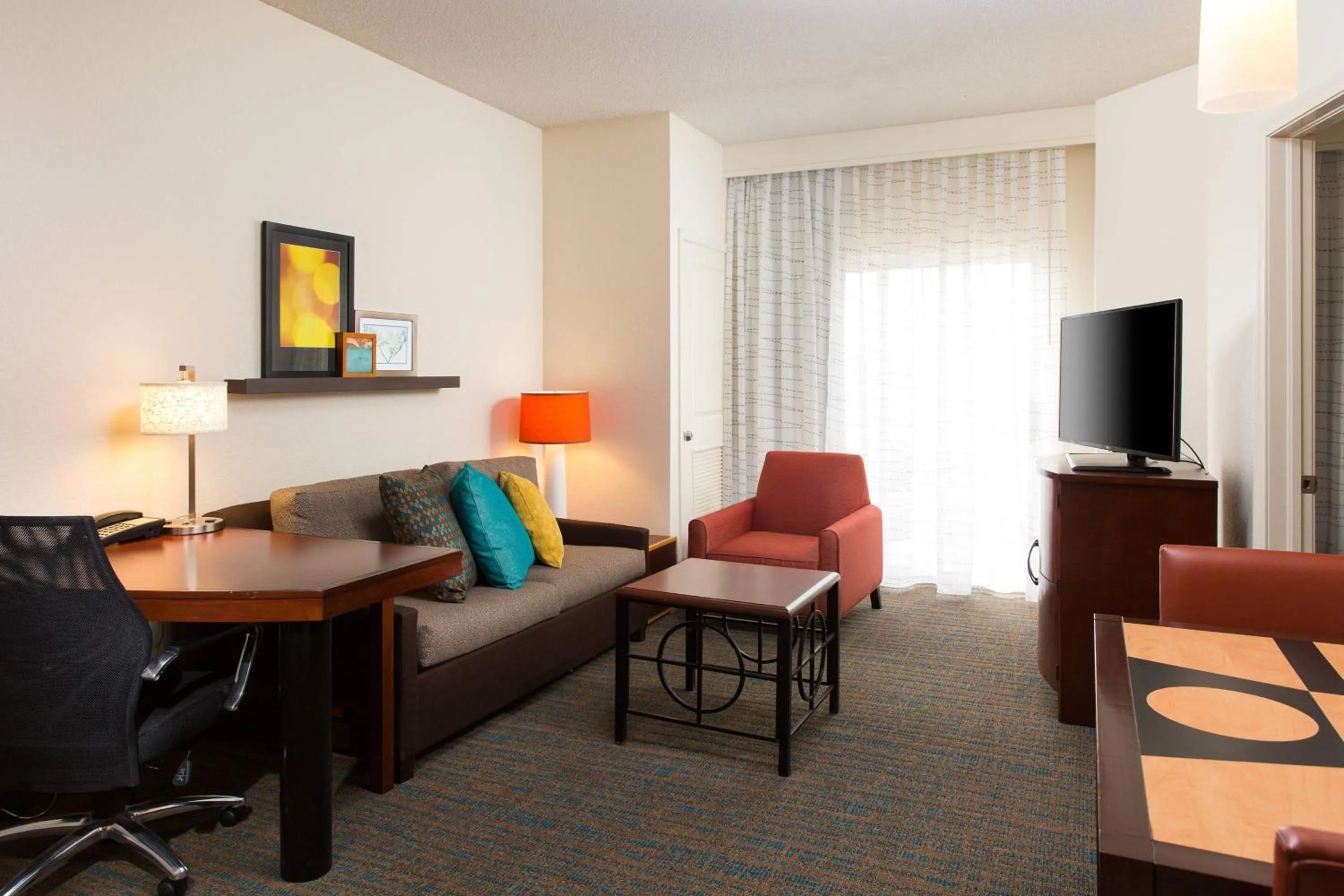Living room in Residence Inn Kansas City Airport