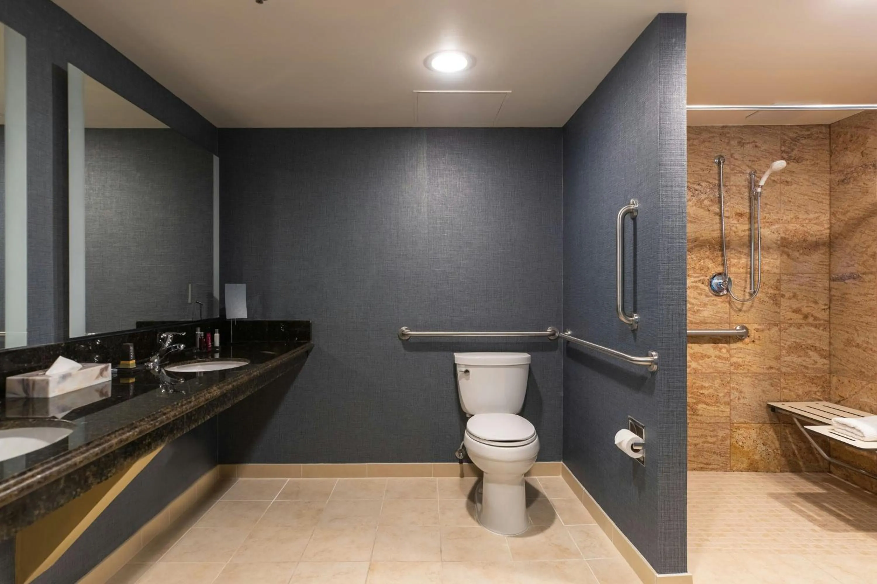 Bathroom in Kansas City Marriott Downtown