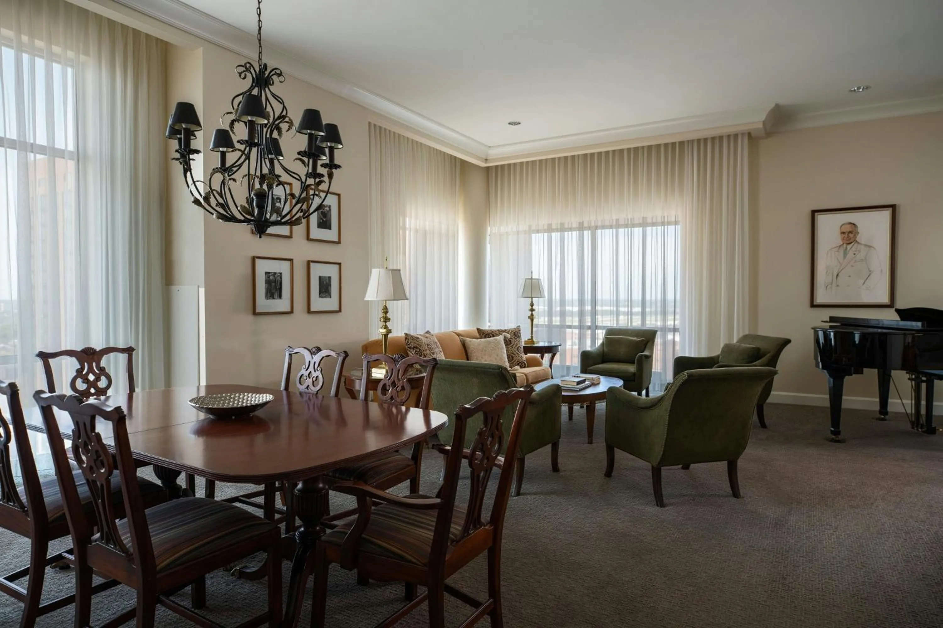 Living room in Kansas City Marriott Downtown