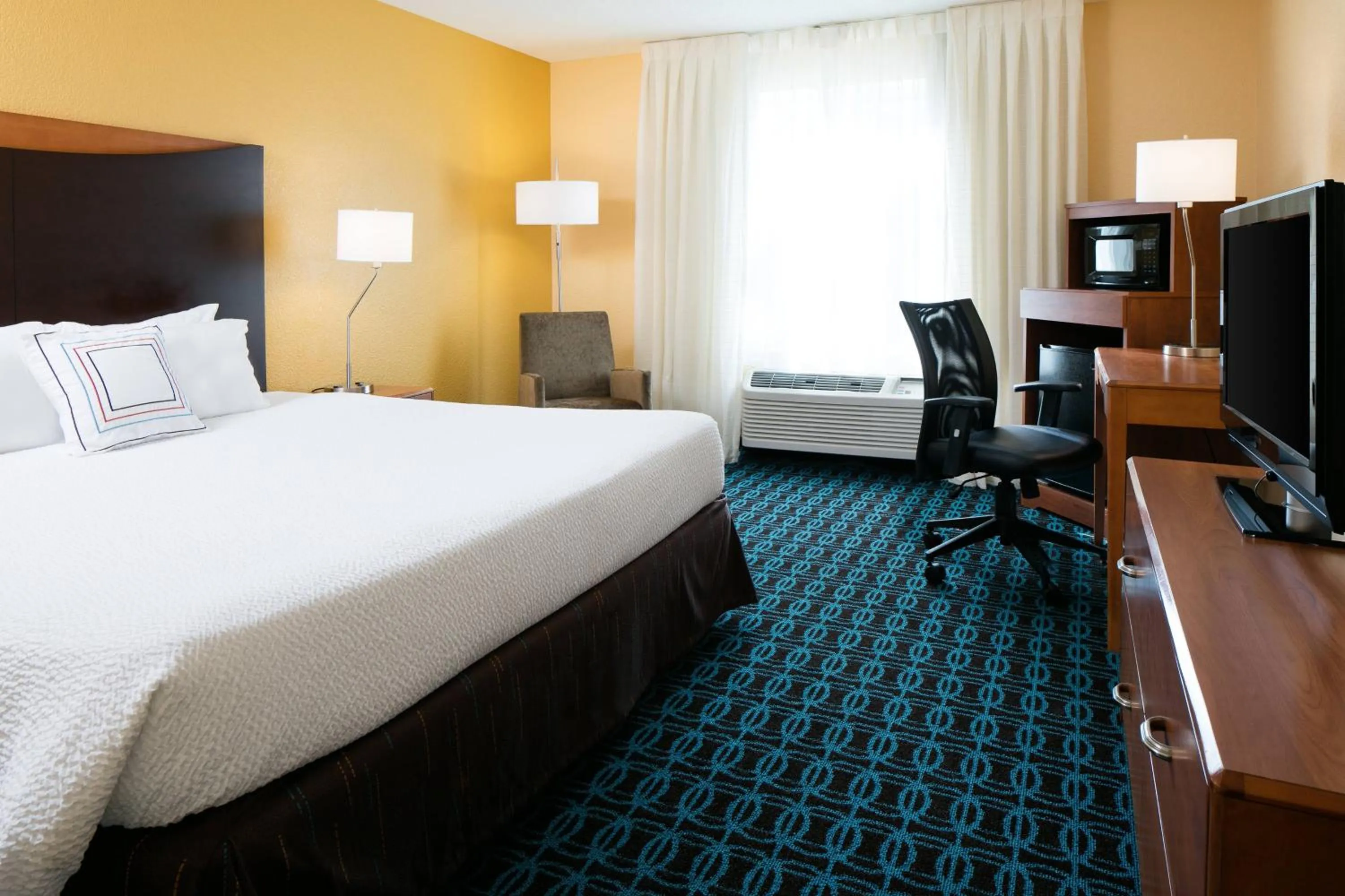 Photo of the whole room, Bed in Fairfield Inn & Suites Kansas City Airport