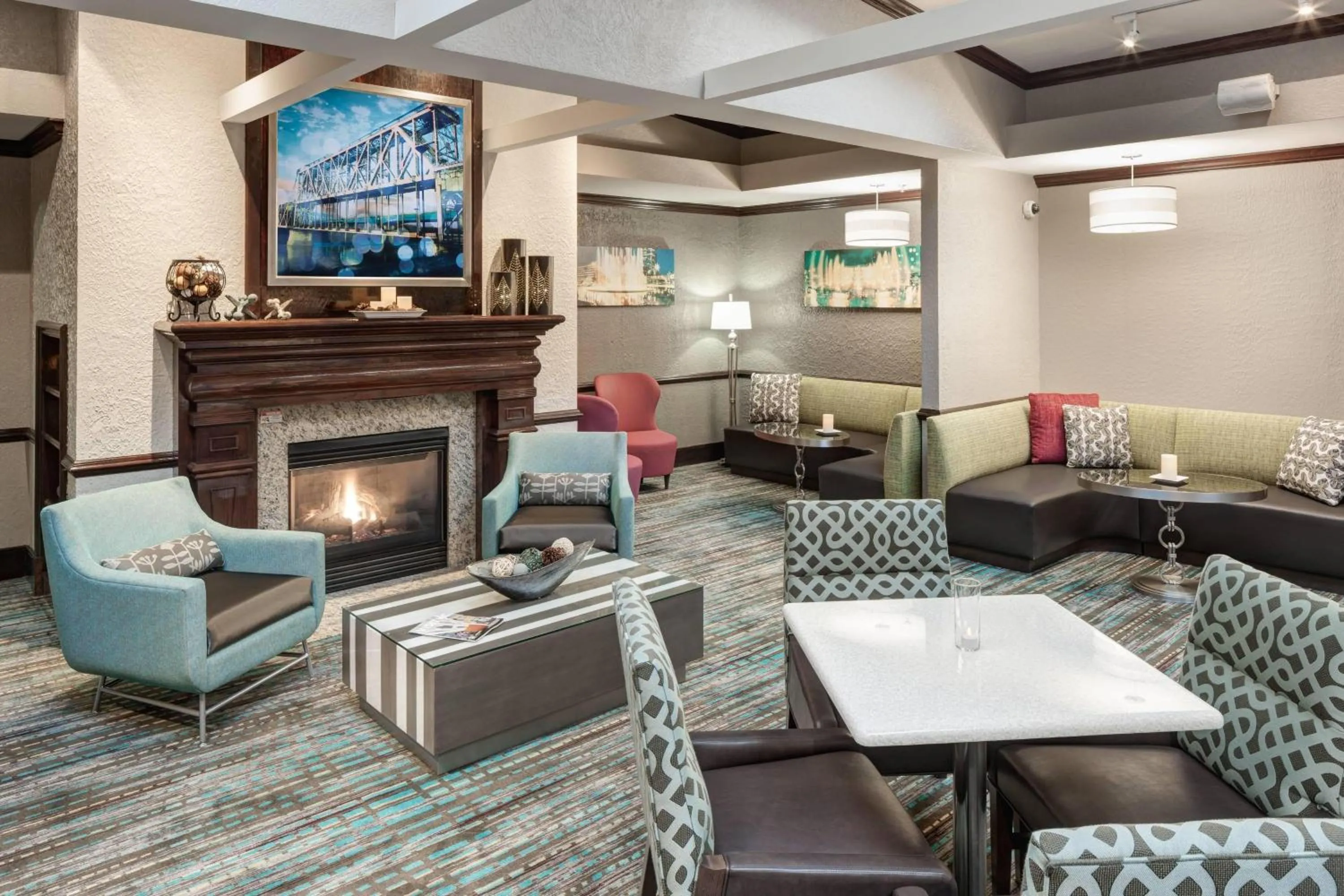 Lounge or bar in Residence Inn Kansas City Country Club Plaza
