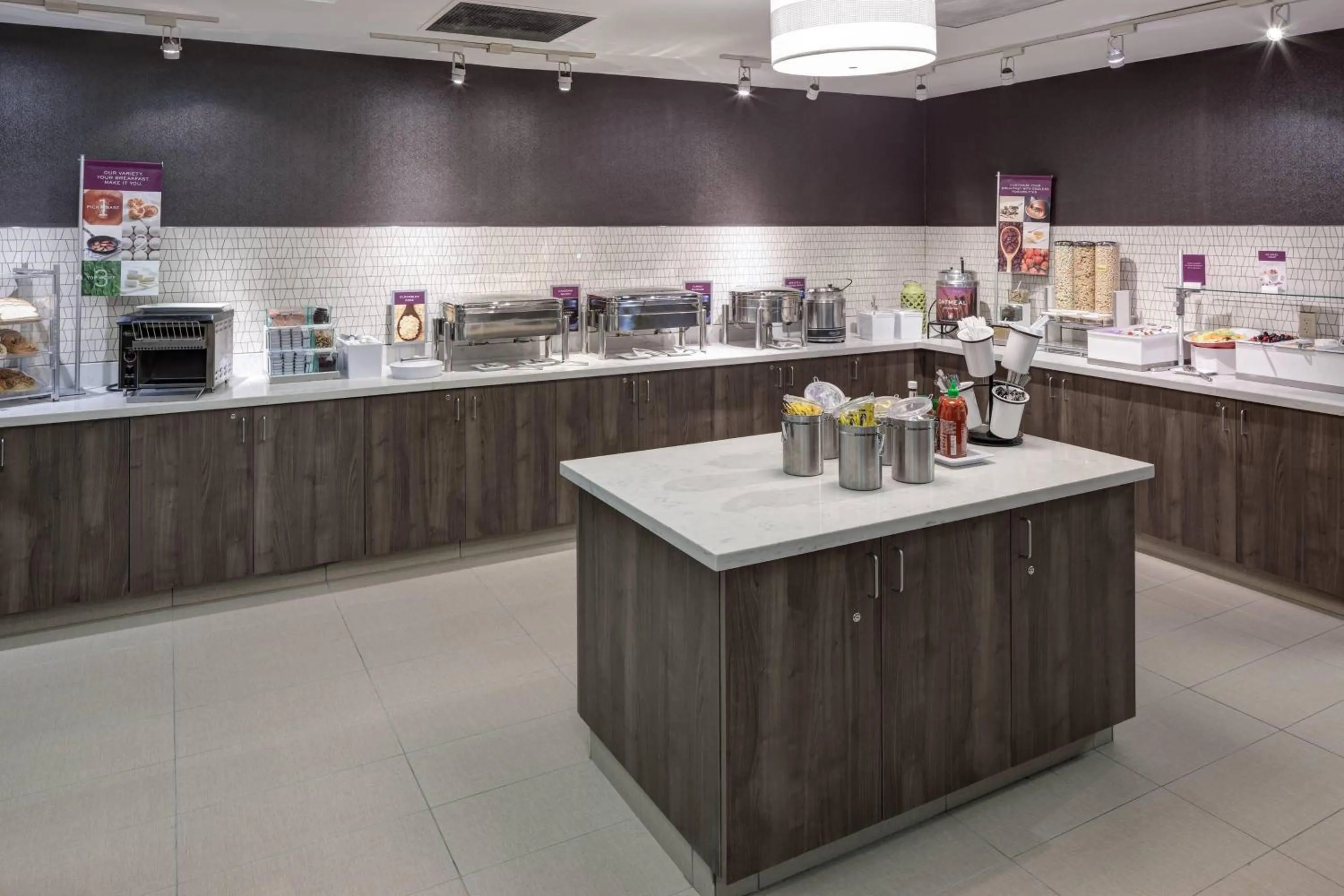 Breakfast in Residence Inn Kansas City Country Club Plaza