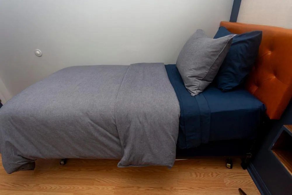 Bed in Chicago Parthenon Hostel