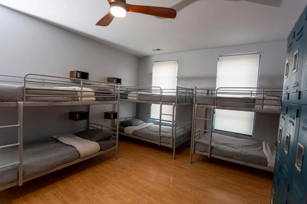 Bed in Chicago Parthenon Hostel