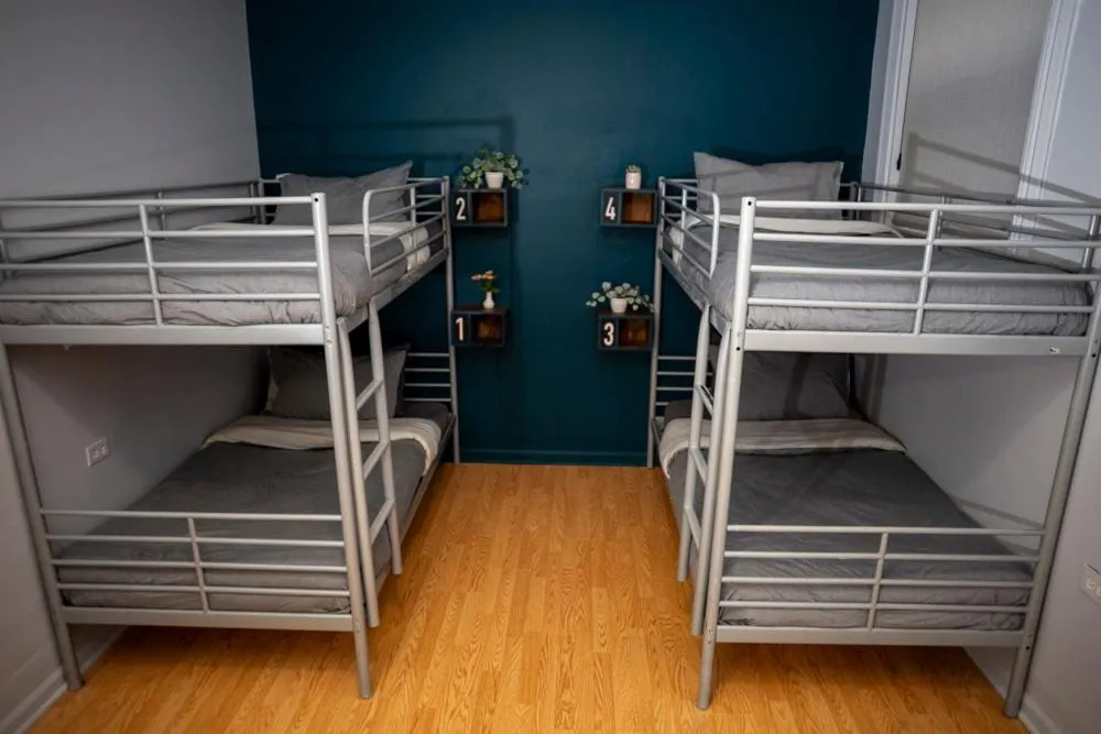 Bed in Chicago Parthenon Hostel