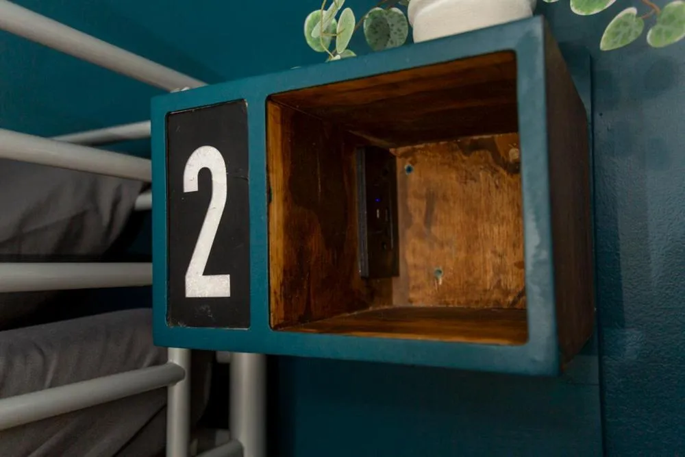 bunk bed in Chicago Parthenon Hostel