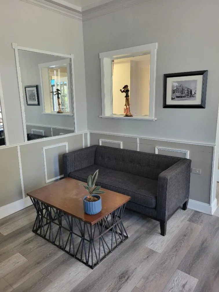 Property building in Chicago Parthenon Hostel