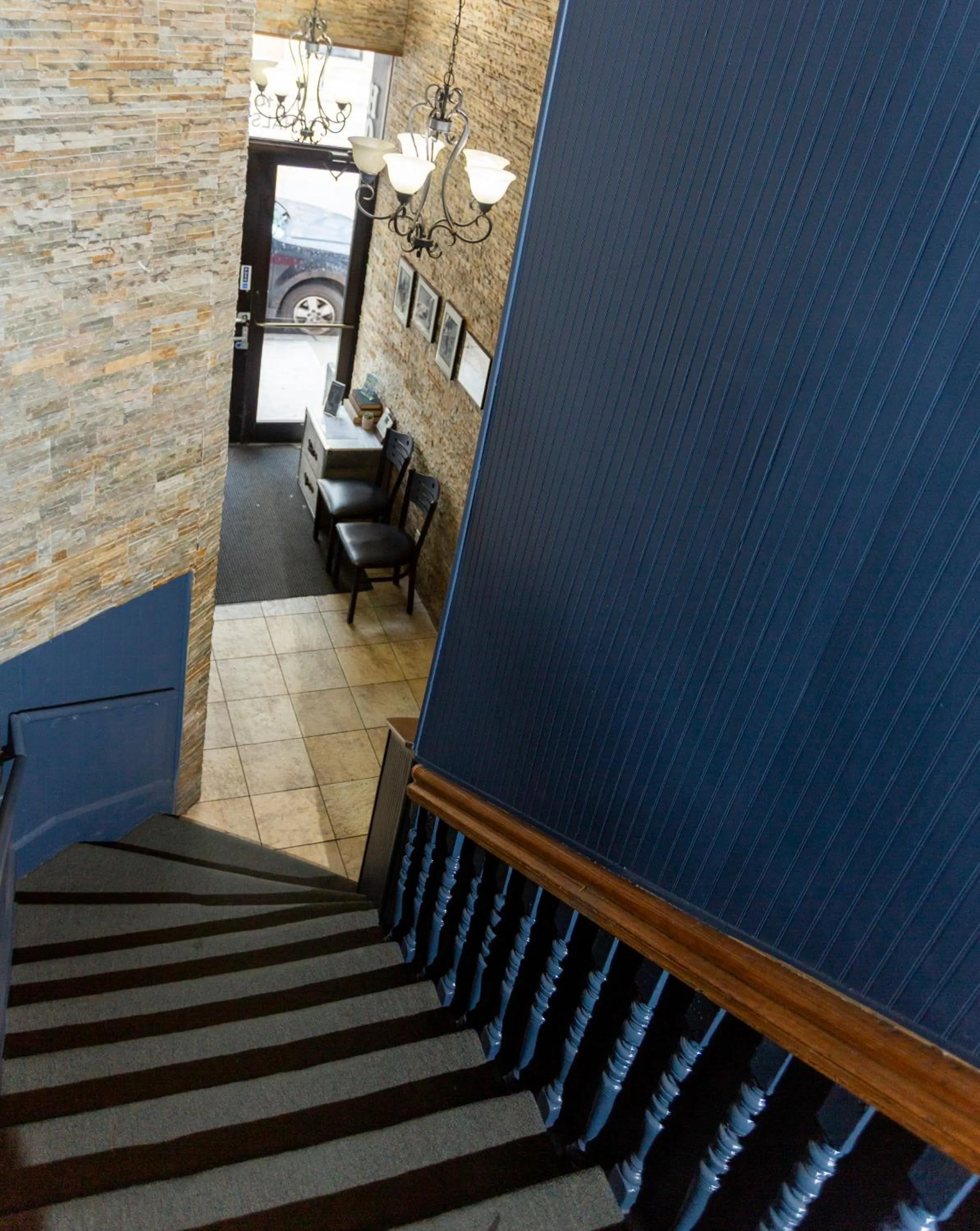 Property building in Chicago Parthenon Hostel