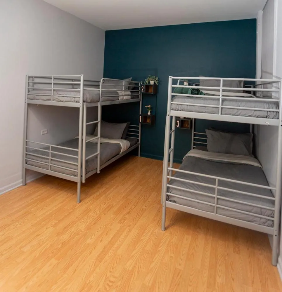 Bed in Chicago Parthenon Hostel