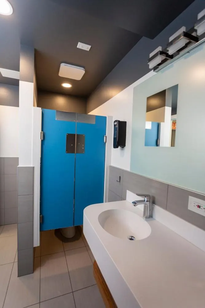 Chicago Parthenon Hostel