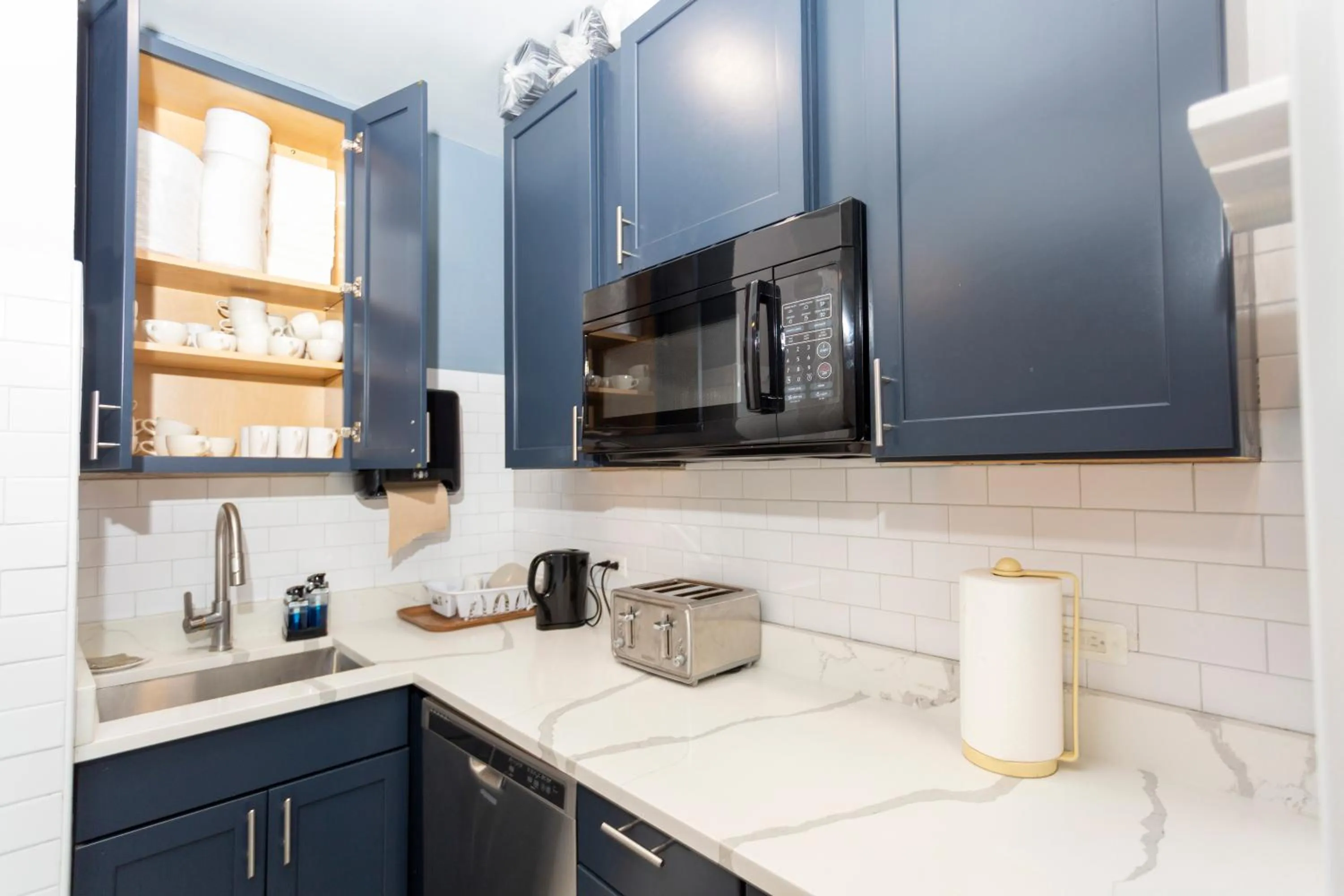 Property building in Chicago Parthenon Hostel