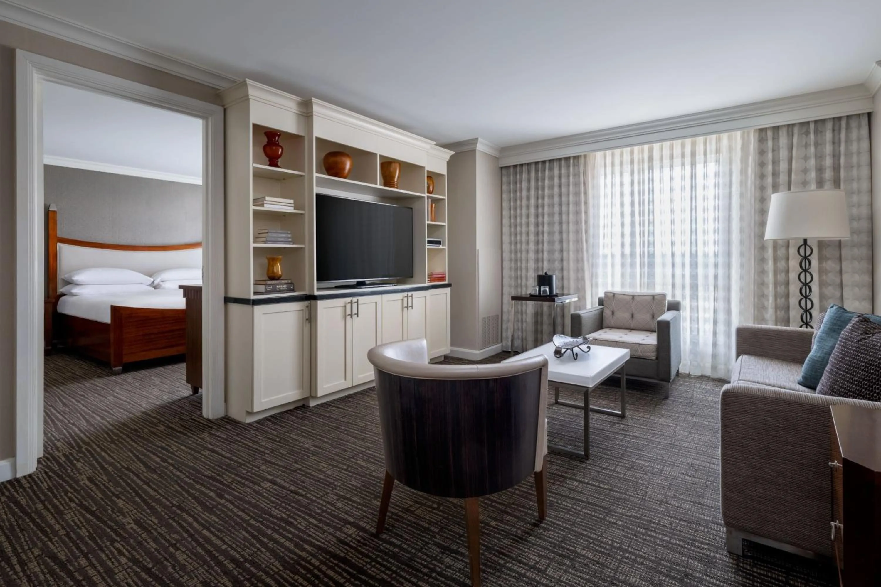 Photo of the whole room, Bed in Macon Marriott City Center