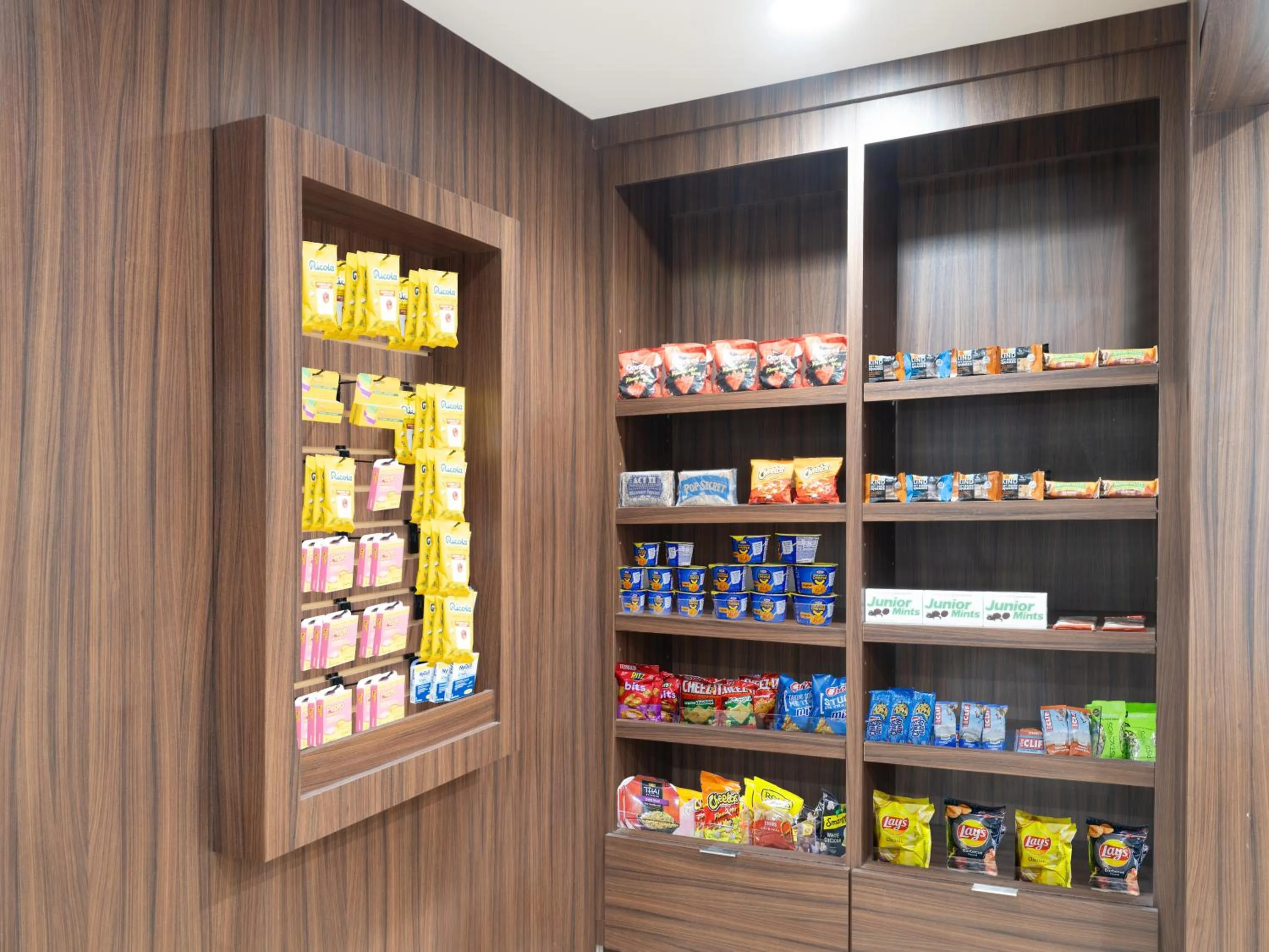 On-site shops in Garner Hotel Macon West by IHG