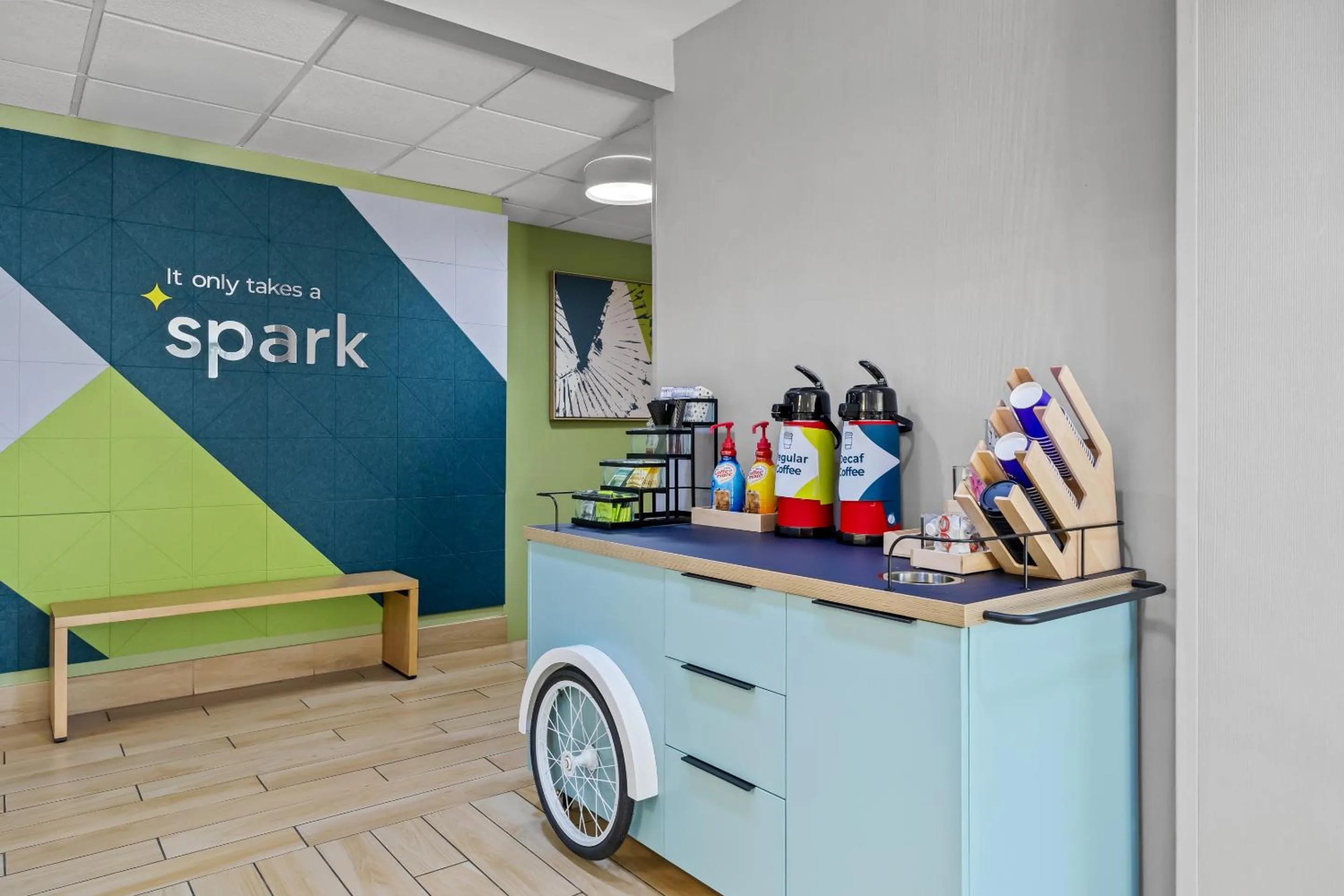 Coffee/tea facilities in Spark by Hilton Macon North
