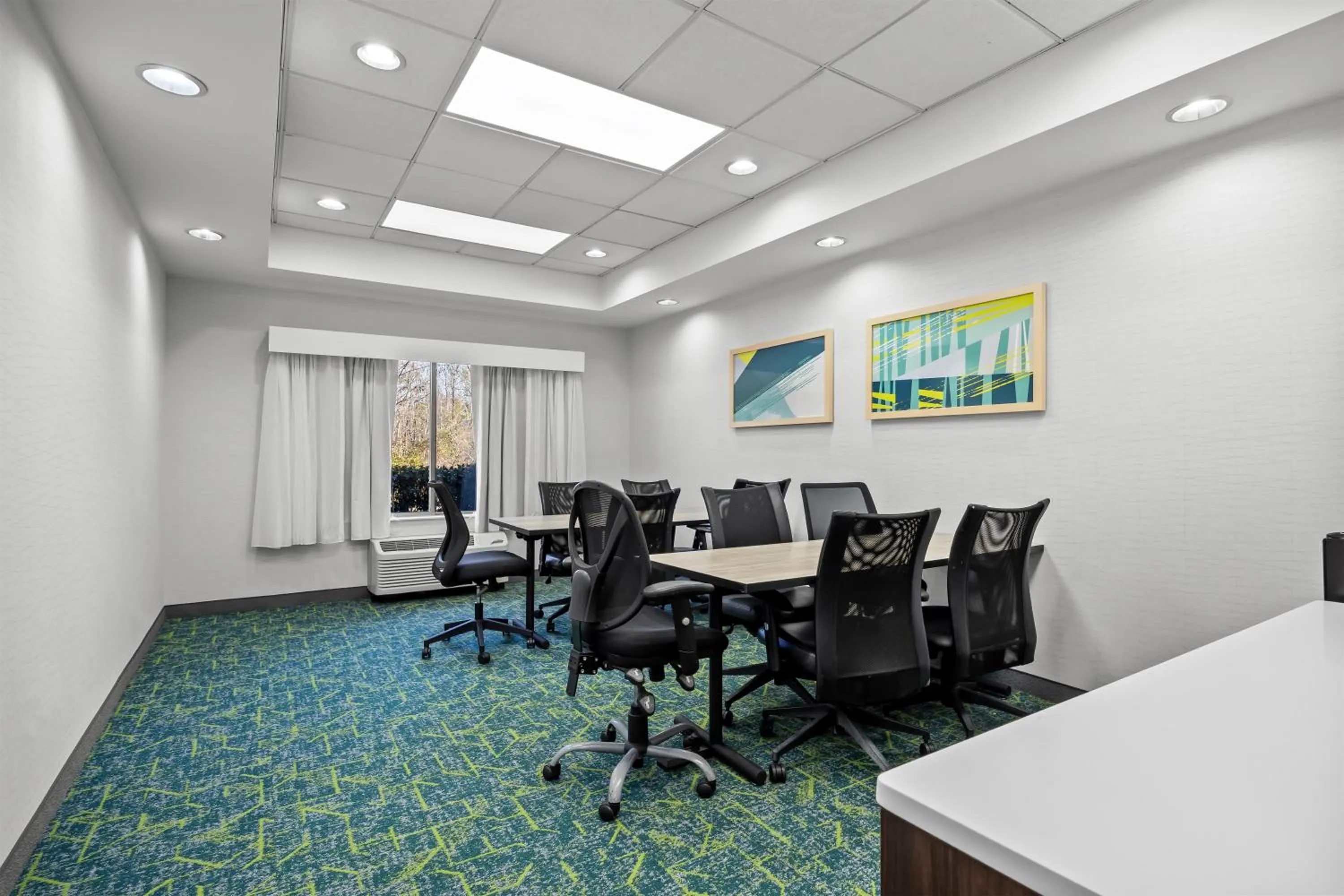 Meeting/conference room in Spark by Hilton Macon North