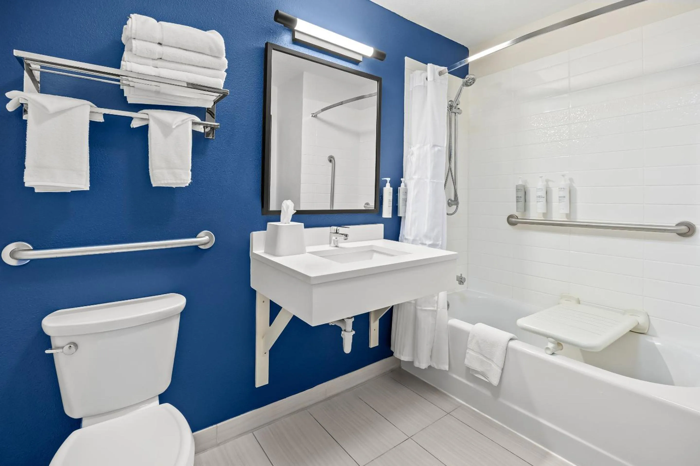 Bath in Spark by Hilton Macon North