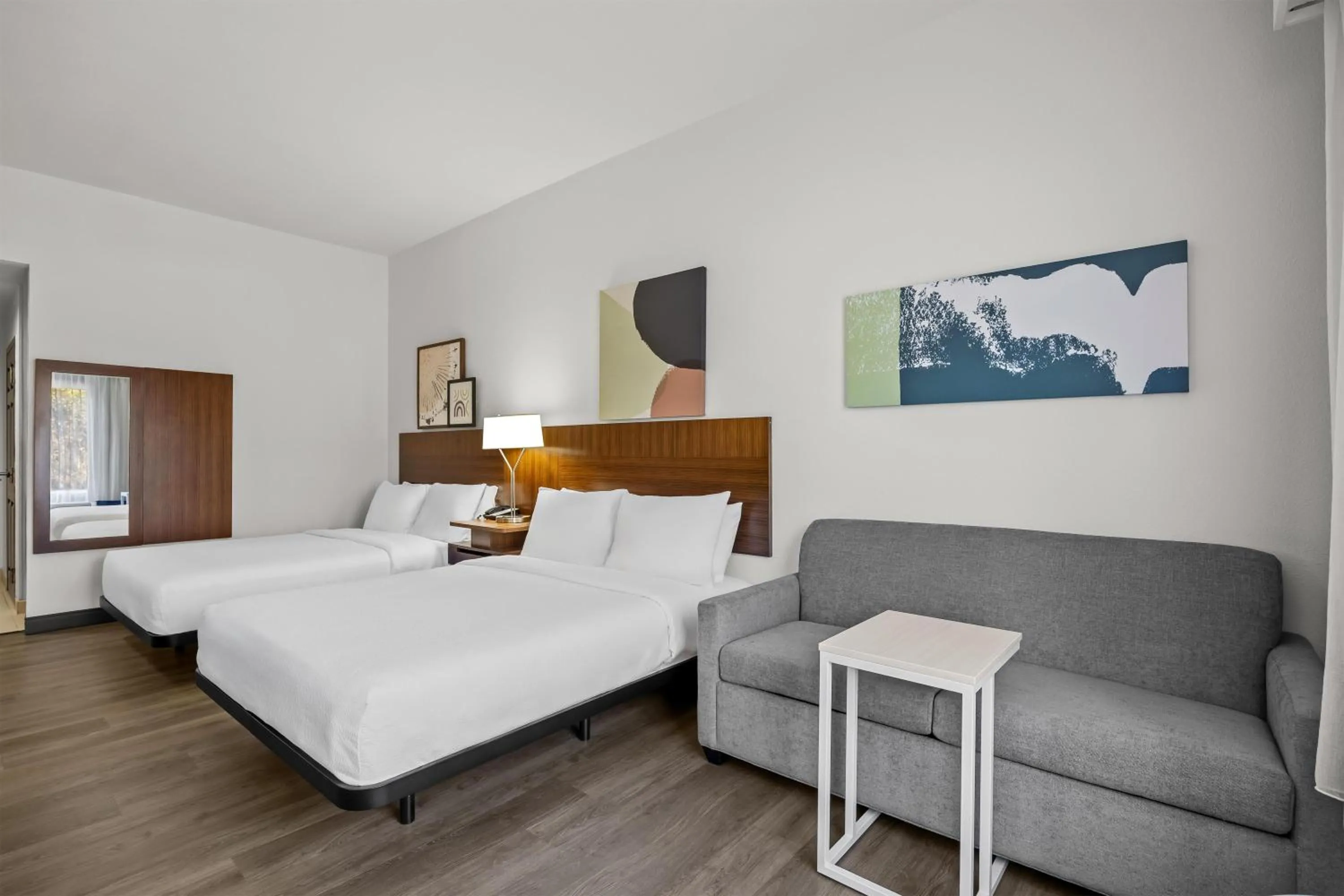 Living room, Bed in Spark by Hilton Macon North