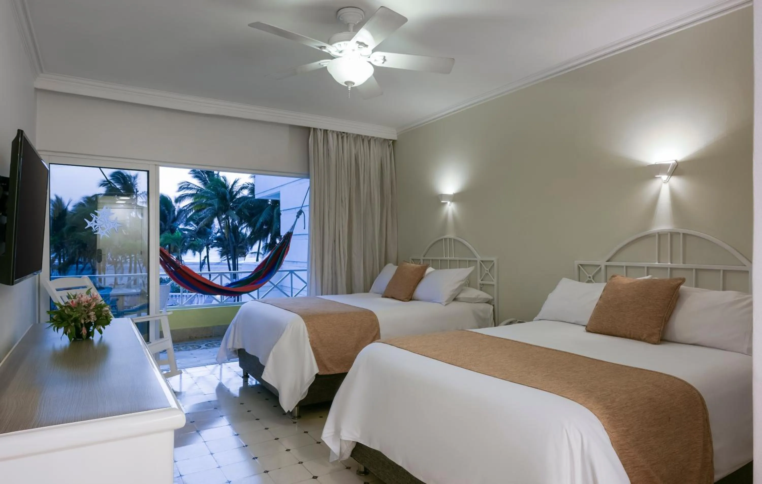 Bed in Hotel Las Americas Casa de Playa