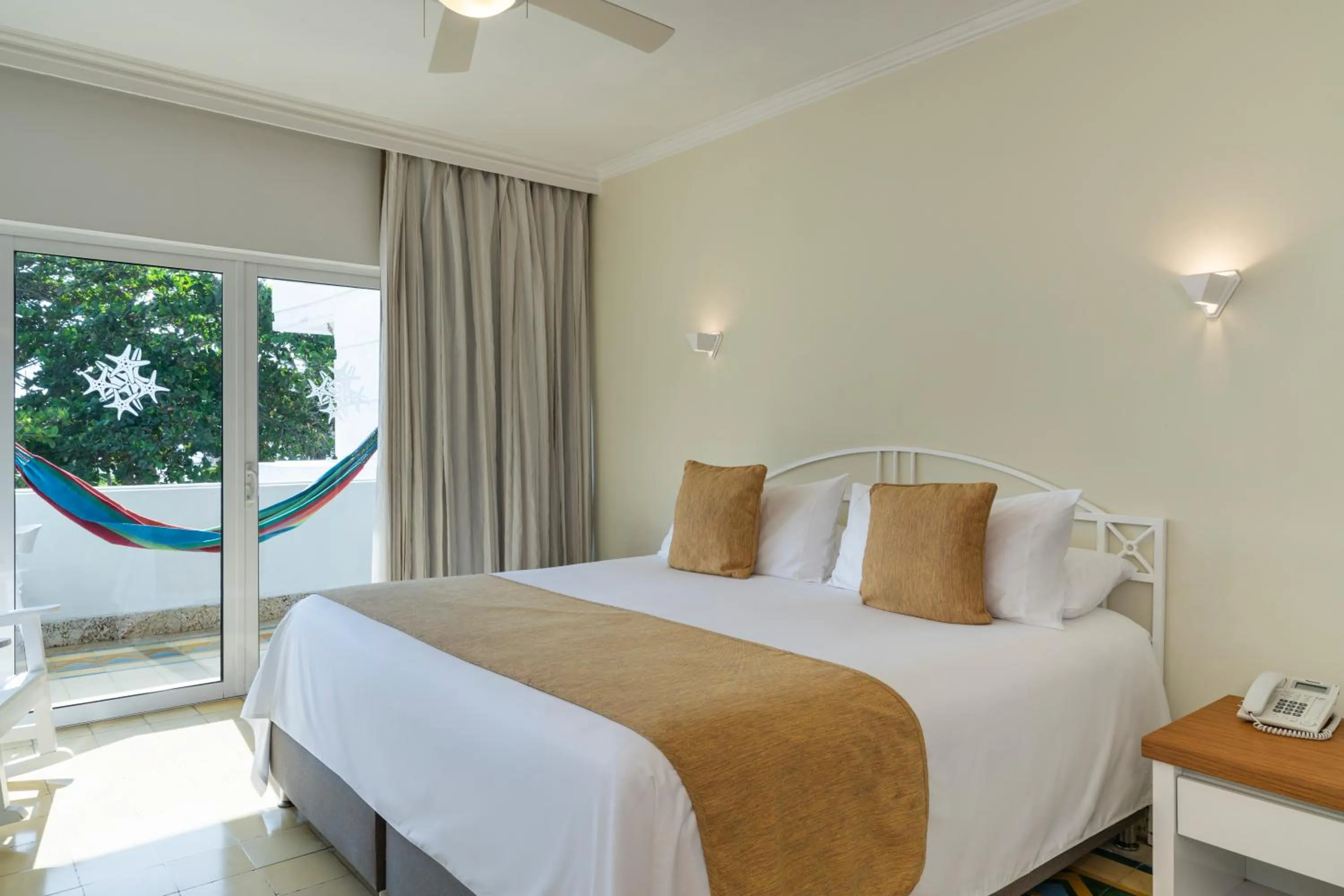 Bed in Hotel Las Americas Casa de Playa