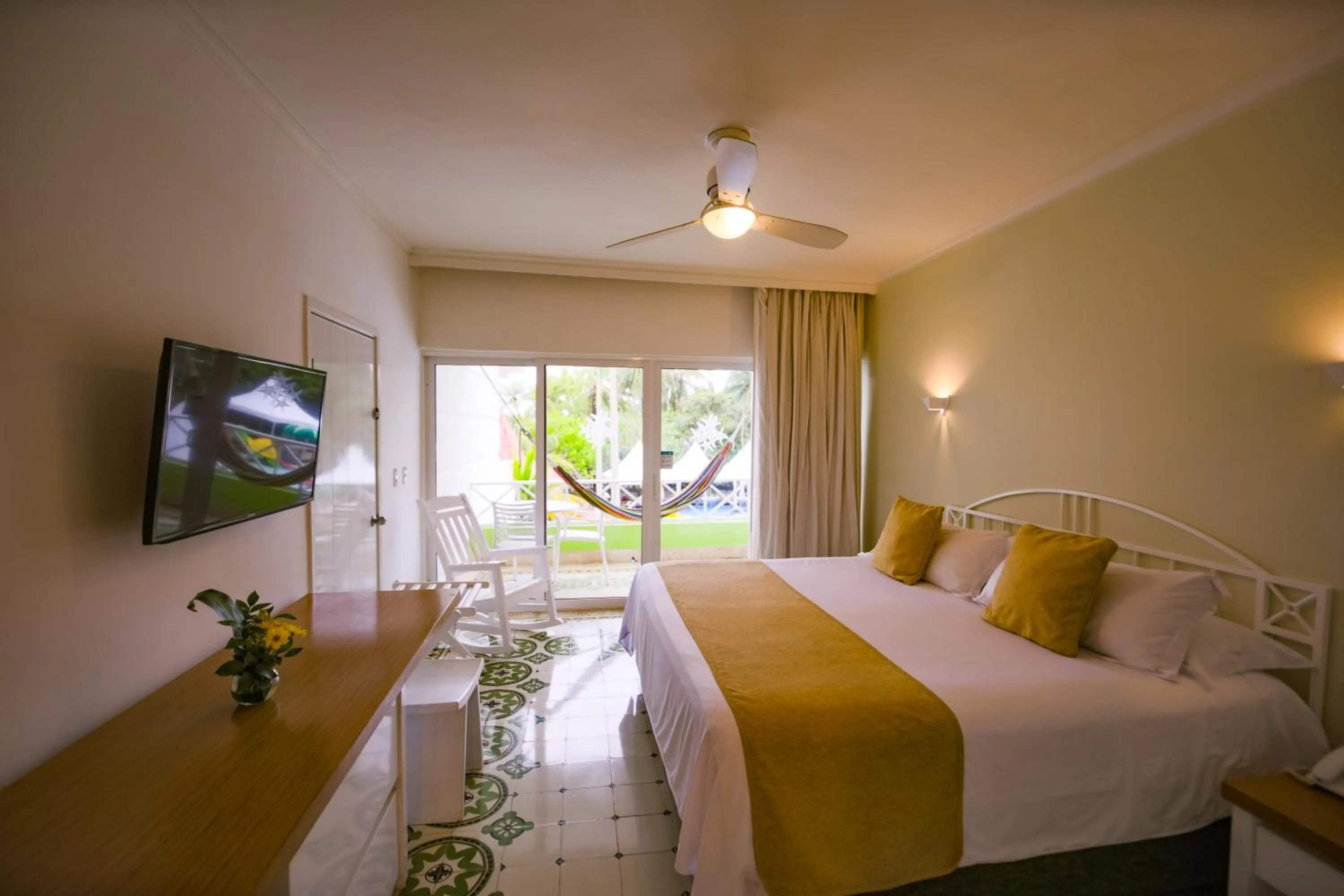 Bed in Hotel Las Americas Casa de Playa