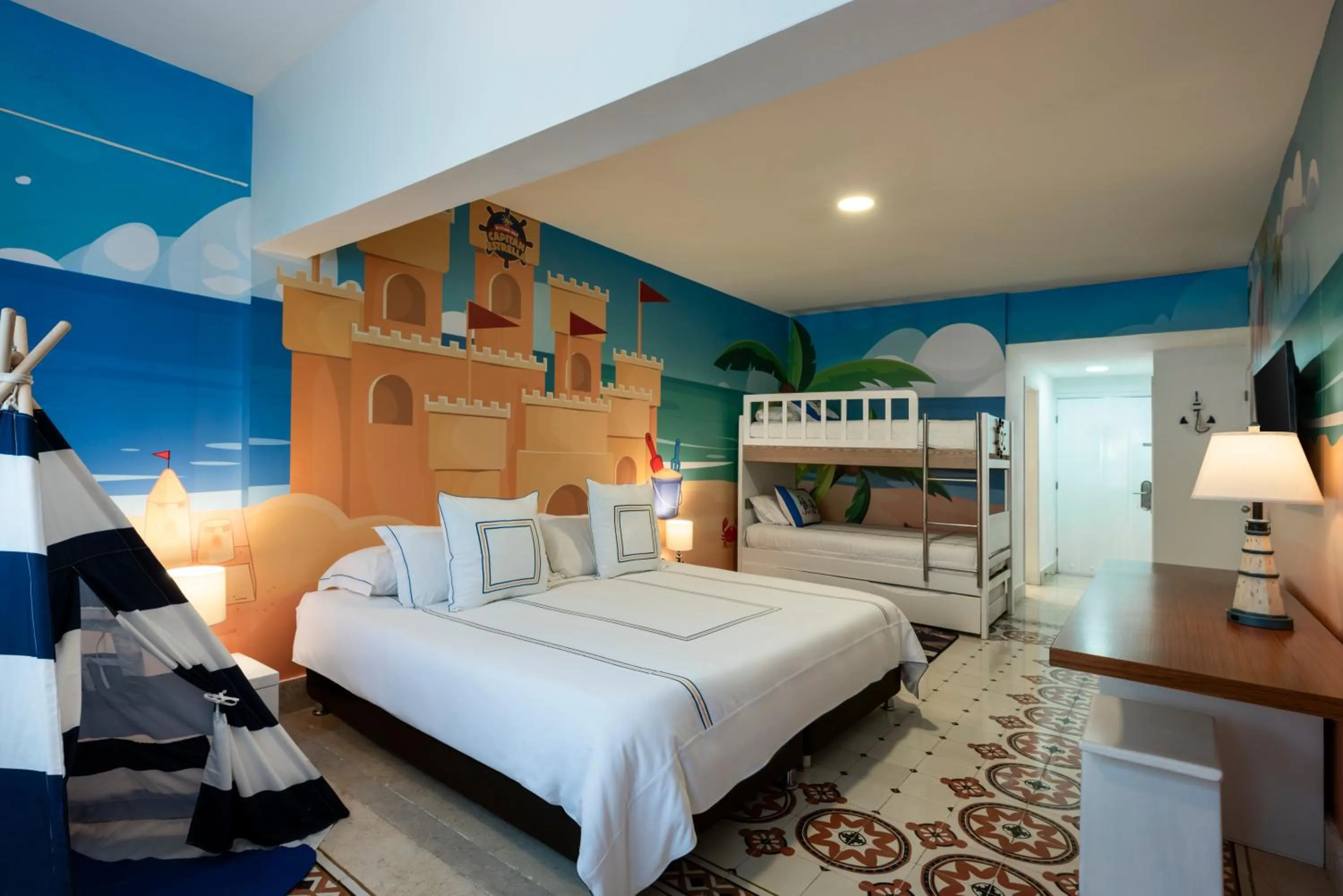 Bed in Hotel Las Americas Casa de Playa