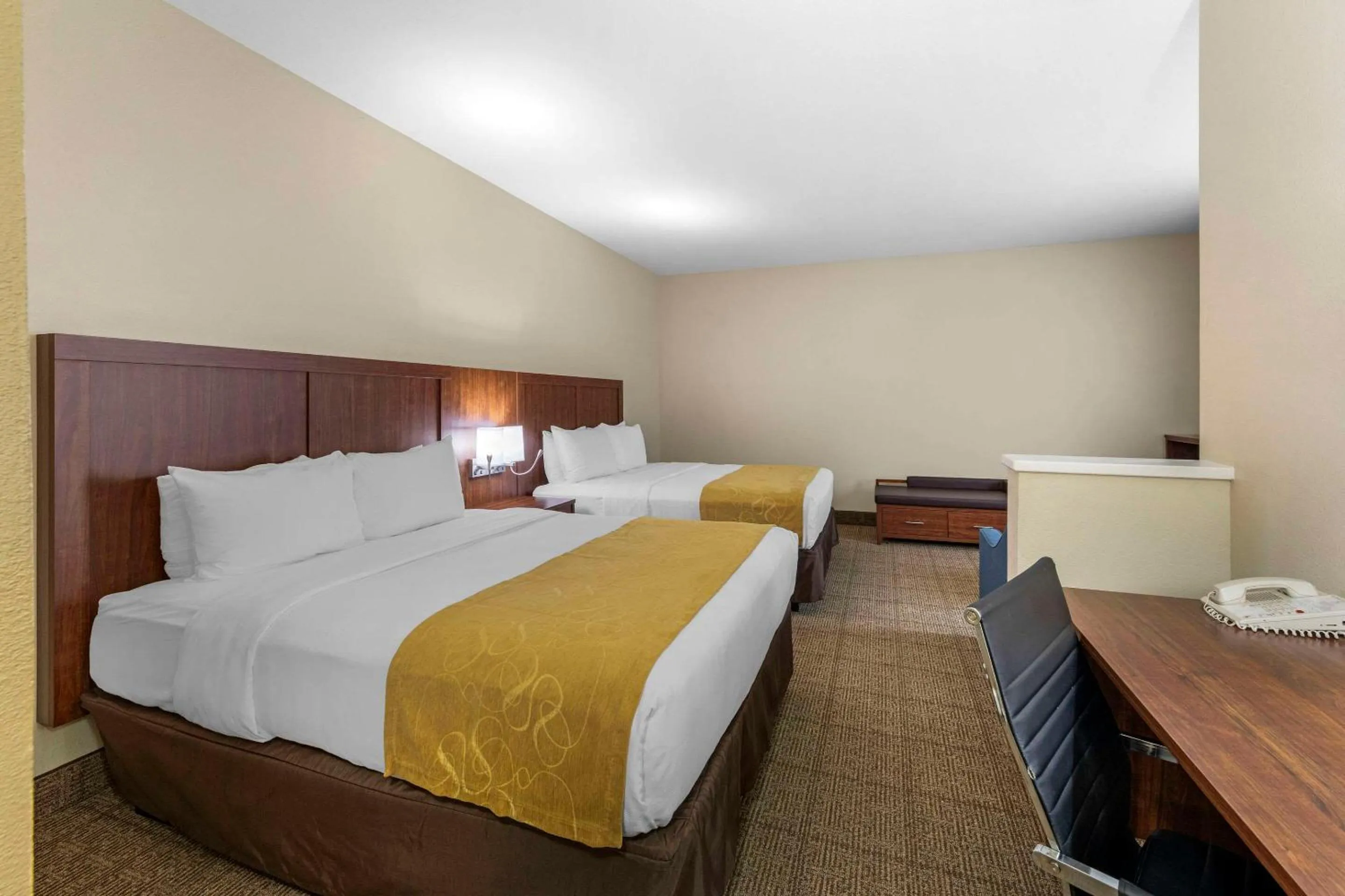 Bedroom, Bed in Comfort Suites Tulare Sequoia Gateway