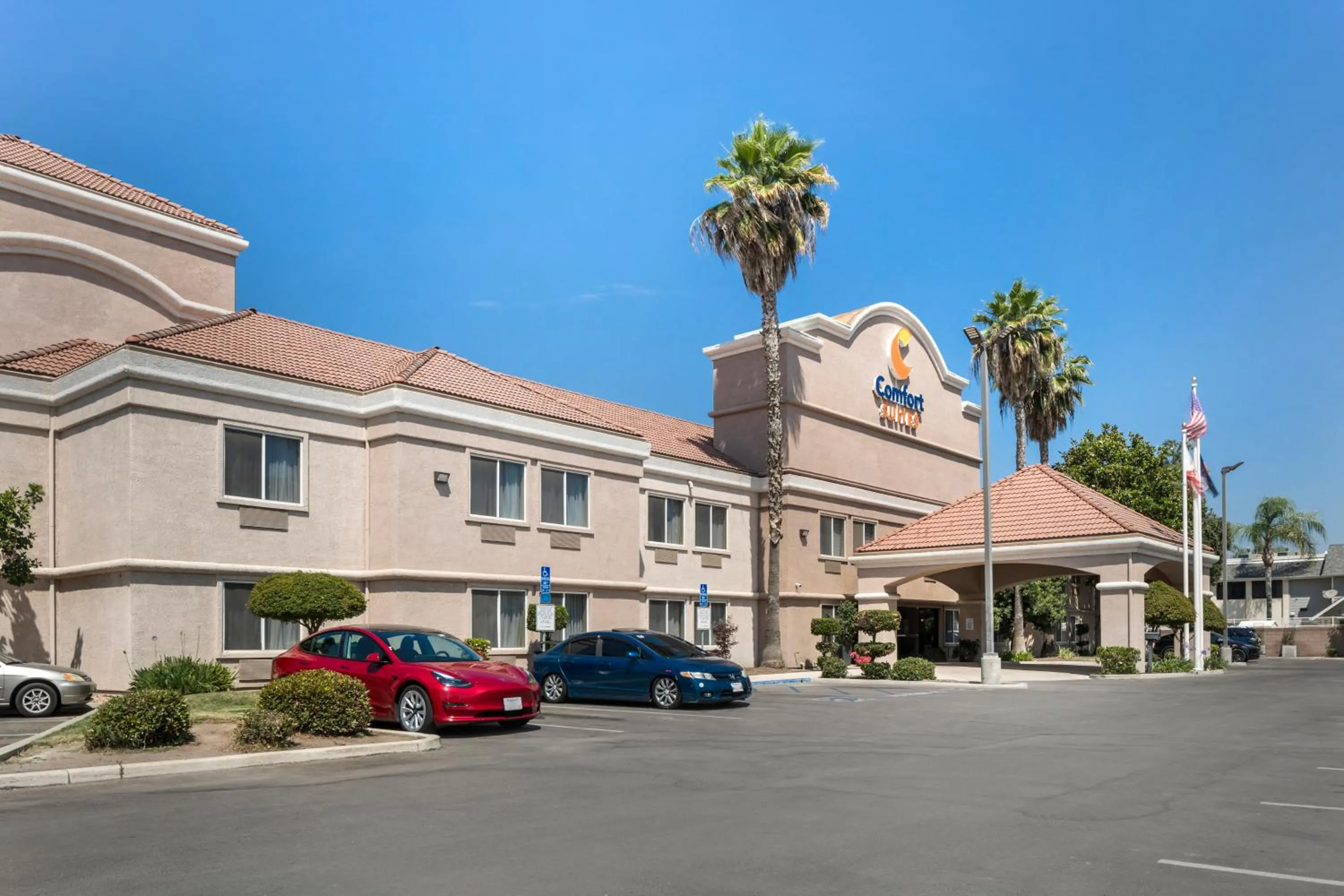 Property building in Comfort Suites Tulare Sequoia Gateway