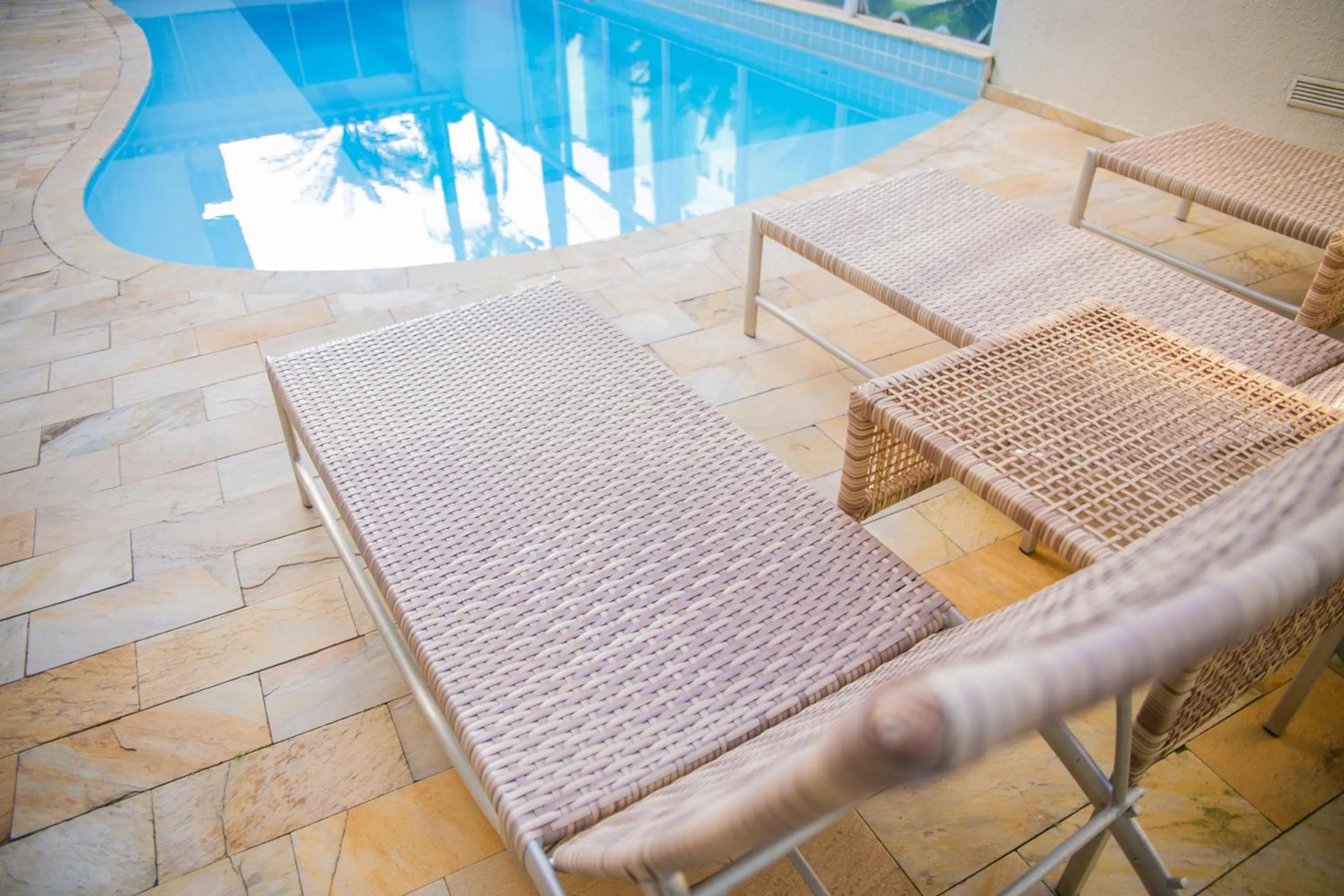 Swimming pool in Lorenza by Paramar