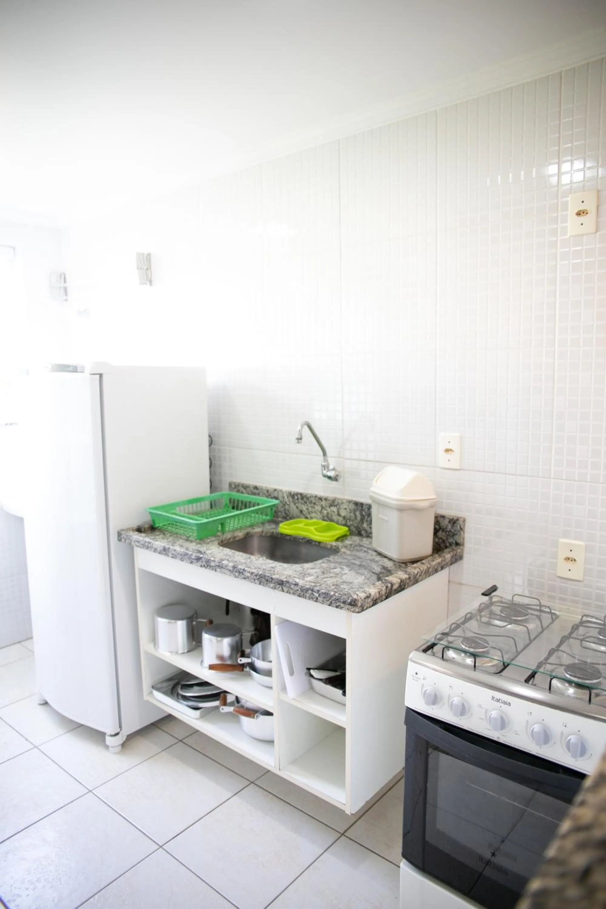 Kitchen or kitchenette in Lorenza by Paramar