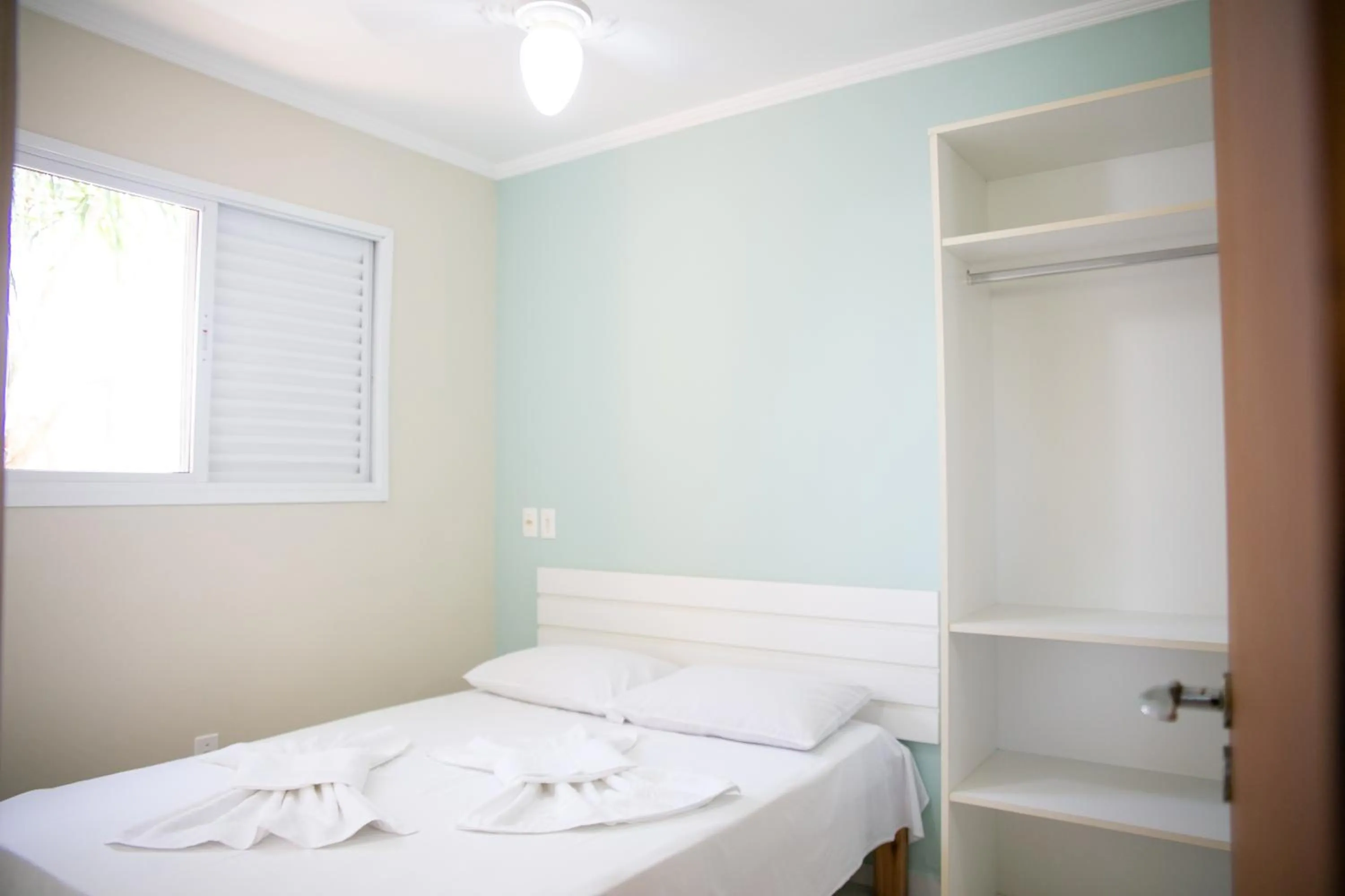 Bed in Lorenza by Paramar