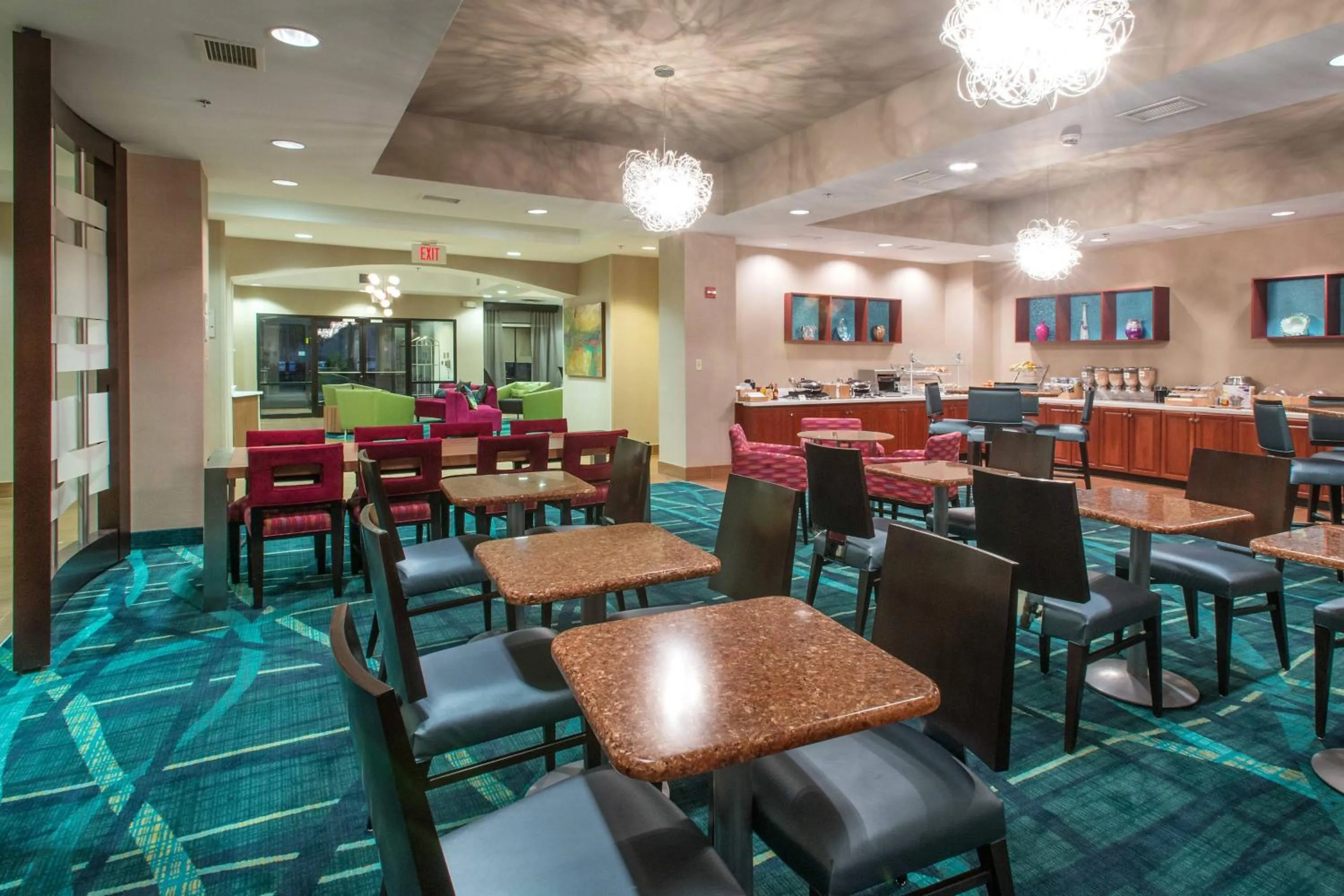 Restaurant/places to eat in SpringHill Suites by Marriott Orlando North-Sanford
