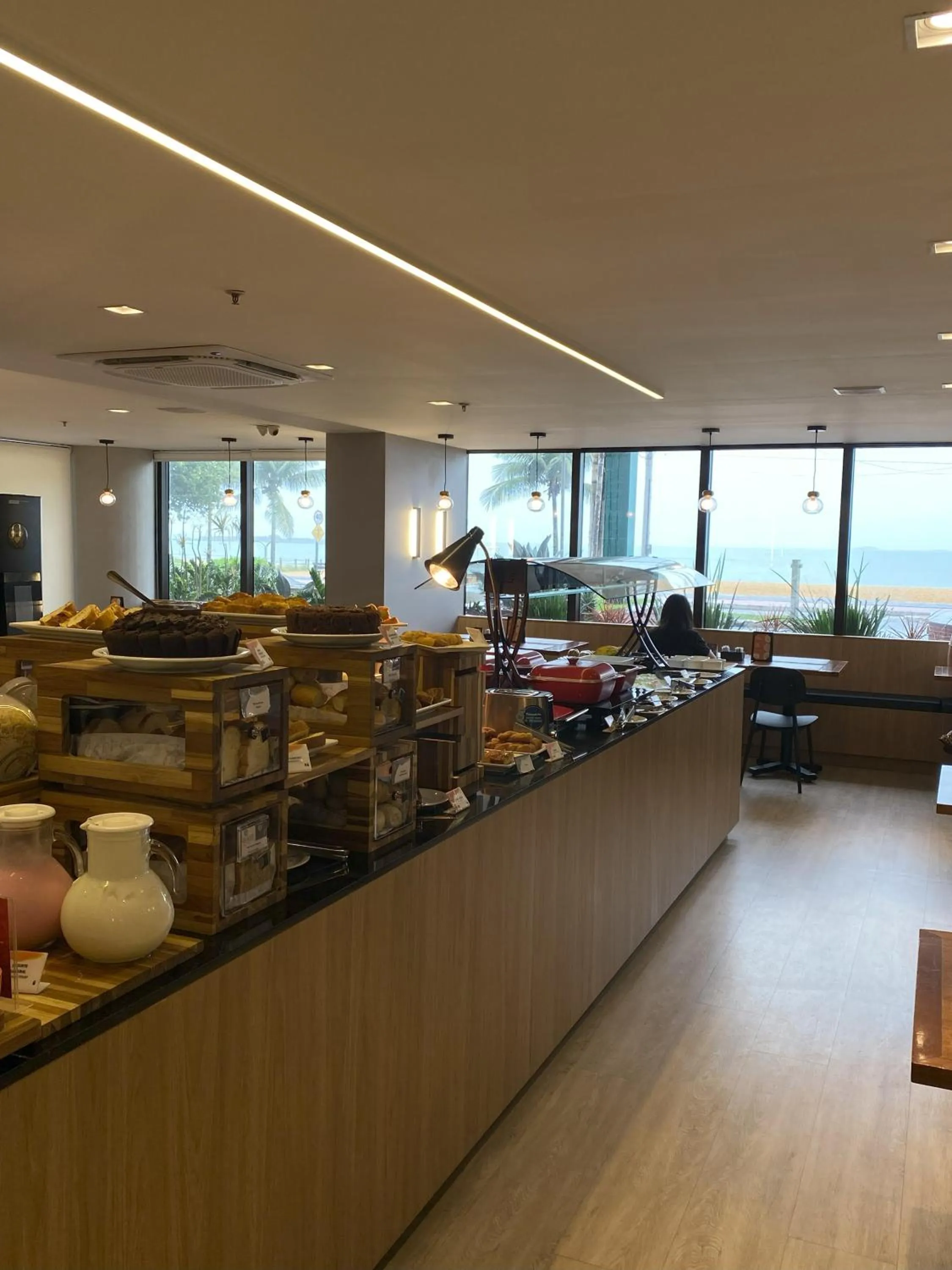 Restaurant/places to eat in Quality Suites Vila Velha