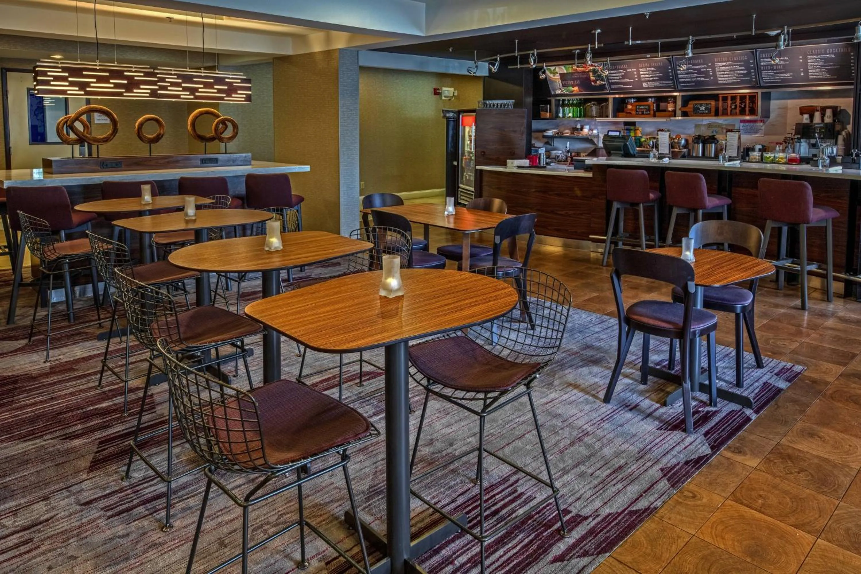 Restaurant/places to eat in Courtyard Memphis Germantown