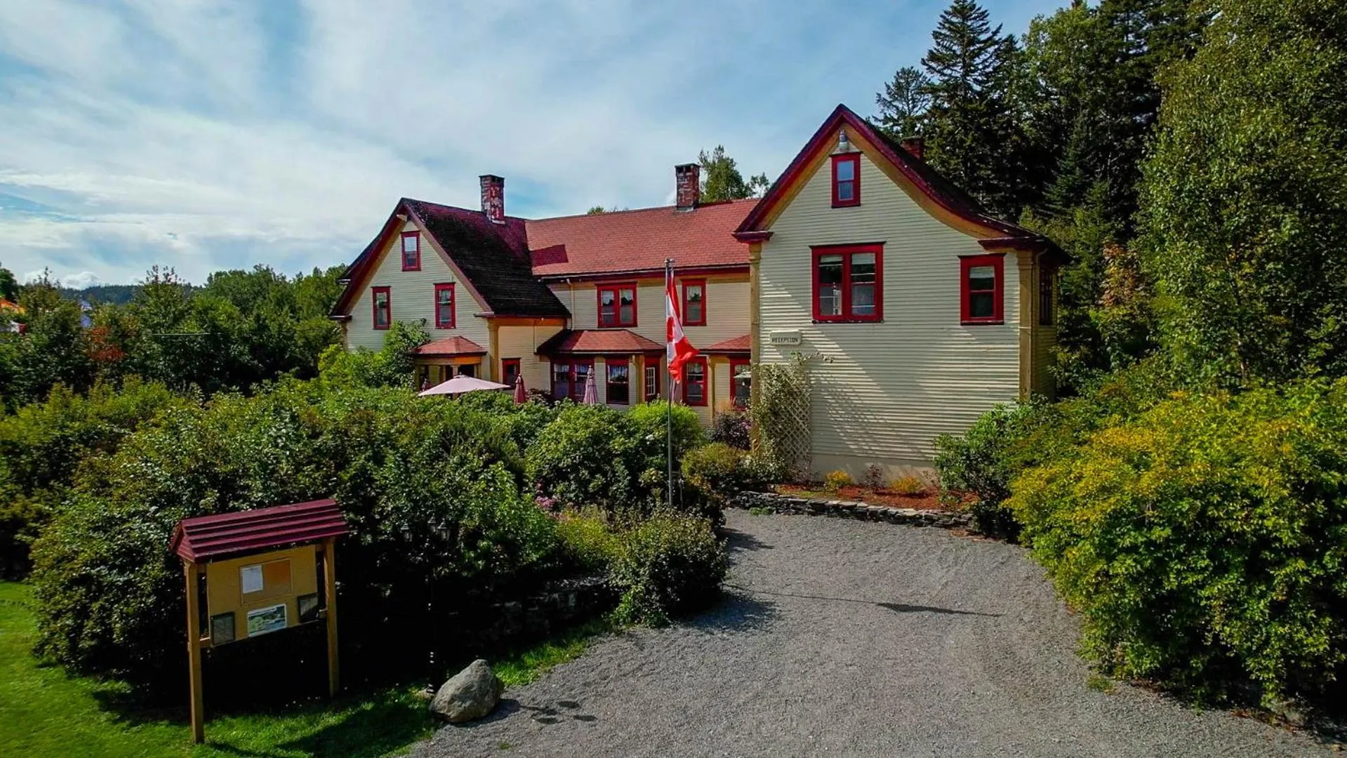 Property building in Dominion Hill Country Inn