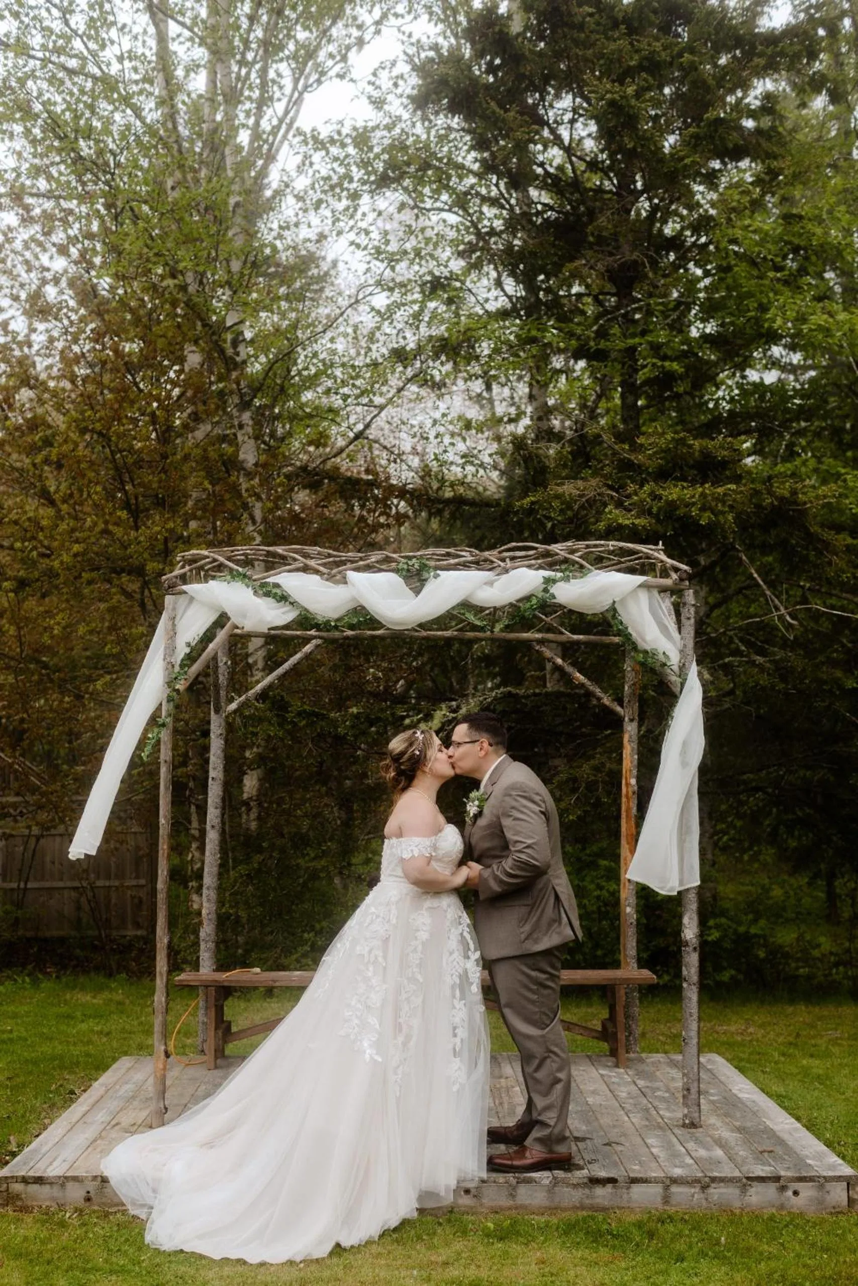 wedding in Dominion Hill Country Inn